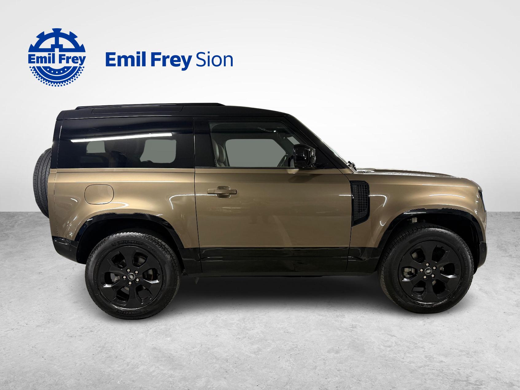 LAND ROVER Defender 90 3.0 D I6 250 X-Dynamic SE-image-5