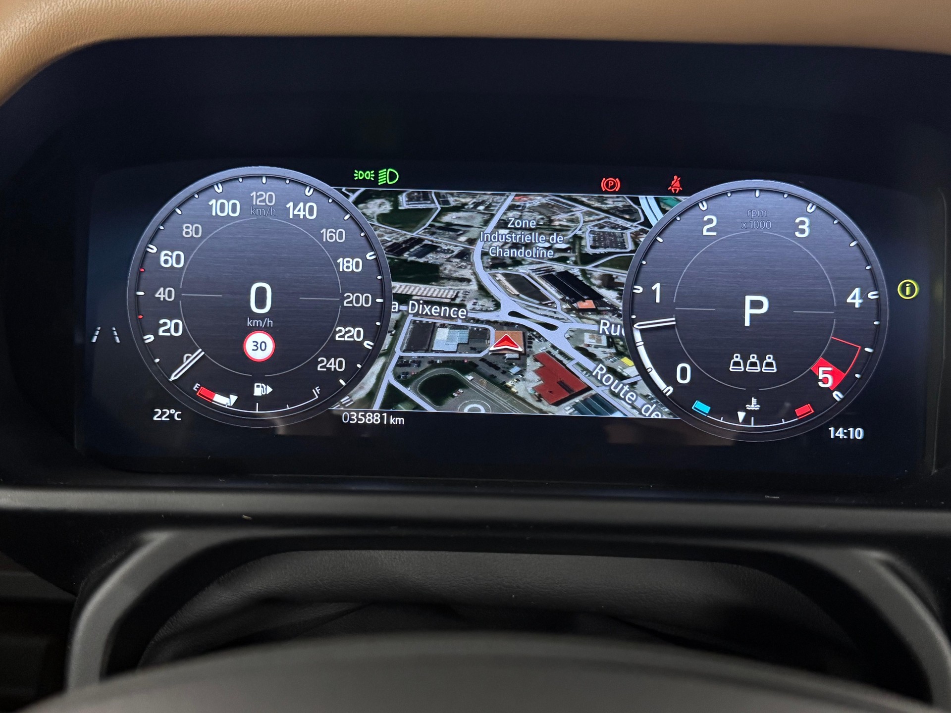 LAND ROVER Defender 90 3.0 D I6 250 X-Dynamic SE-image-18