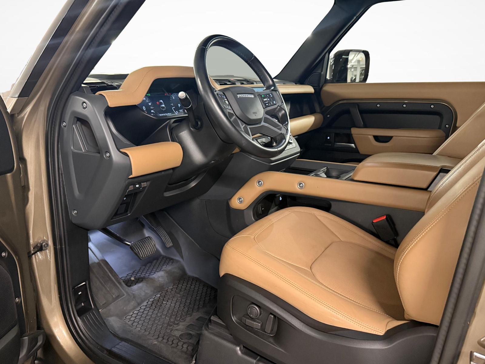 LAND ROVER Defender 90 3.0 D I6 250 X-Dynamic SE-image-9