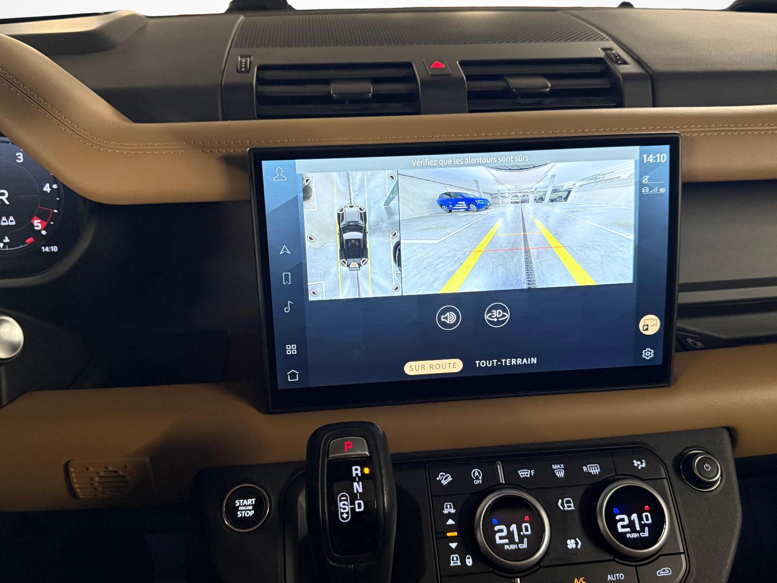 LAND ROVER Defender 90 3.0 D I6 250 X-Dynamic SE-image-17