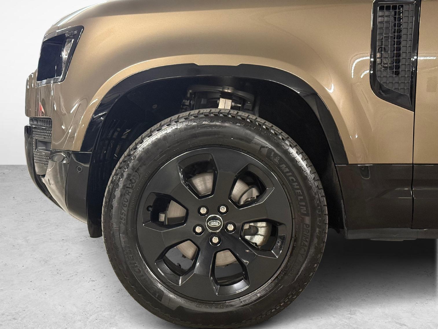 LAND ROVER Defender 90 3.0 D I6 250 X-Dynamic SE-image-13