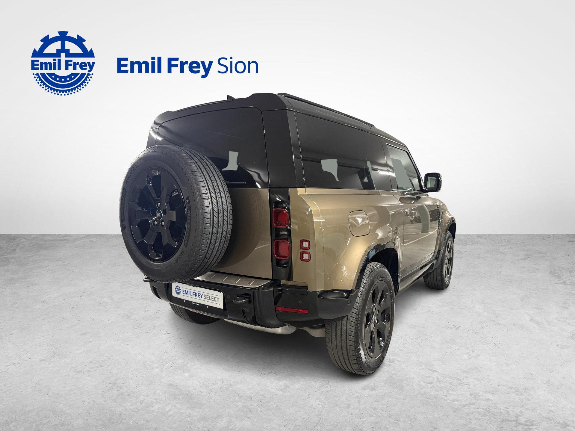 LAND ROVER Defender 90 3.0 D I6 250 X-Dynamic SE-image-4