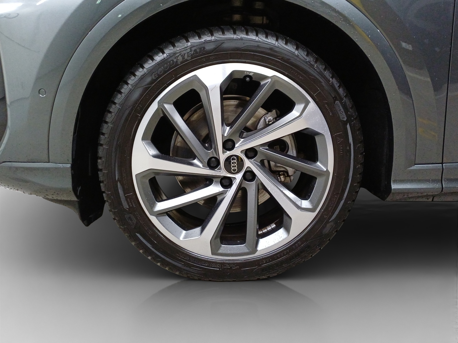 AUDI Q5 TFSI quatto 150 kW S-tronic-image-15