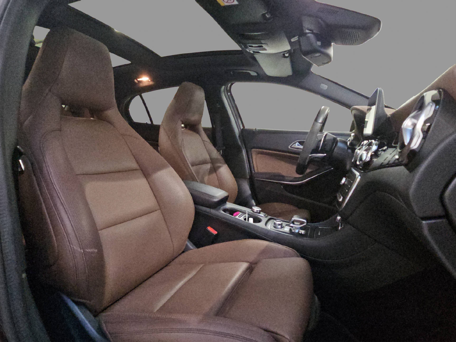 MERCEDES-BENZ GLA 45 AMG 4m-image-12