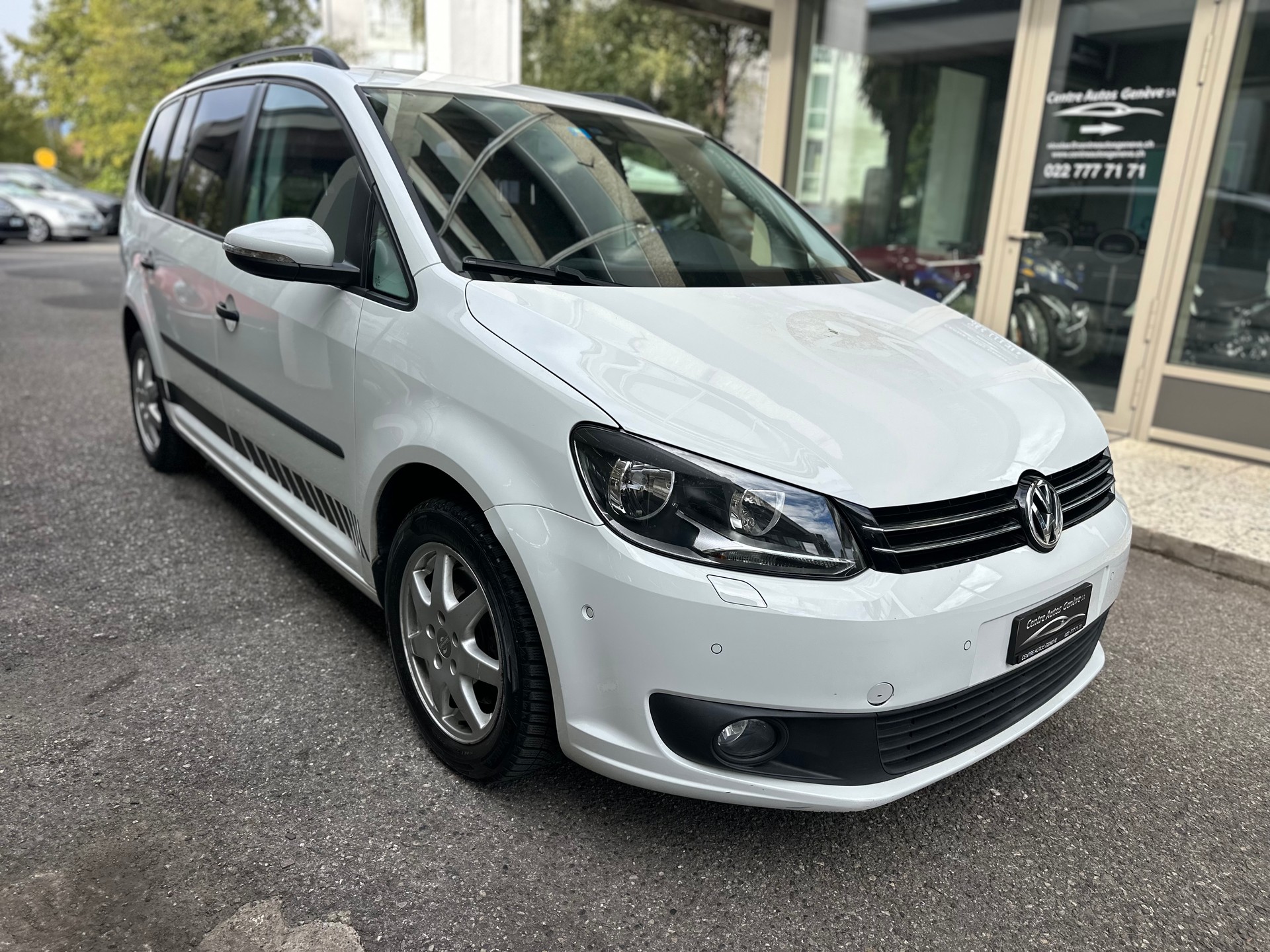 VW Touran 1.4 TSI Comfortline DSG-image-2