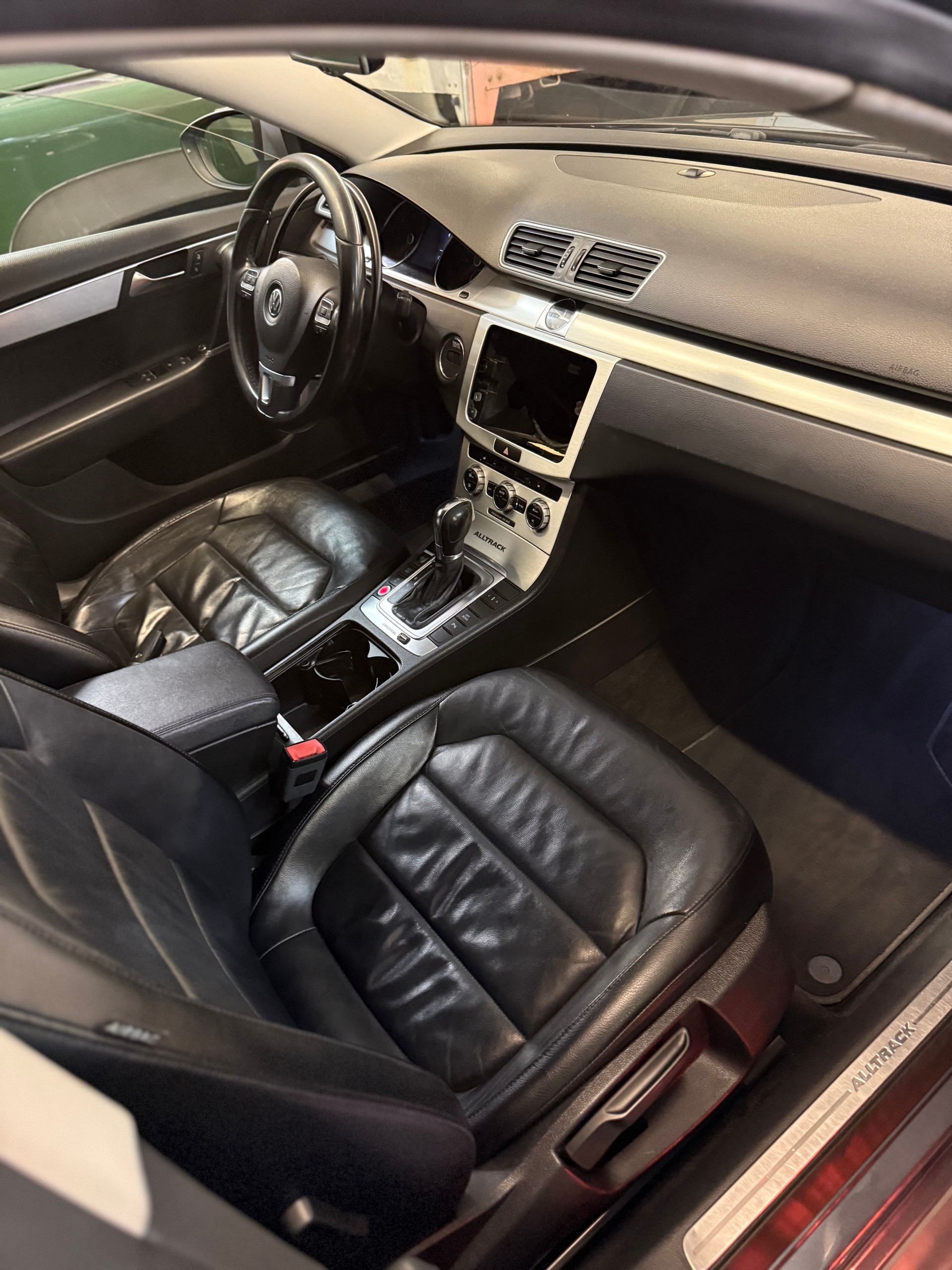 VW Passat Alltrack 2.0 TSI 4Motion DSG-image-6