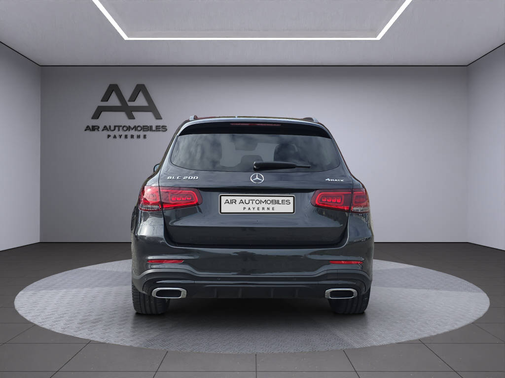 MERCEDES-BENZ GLC 200 AMG Line 4m-image-6