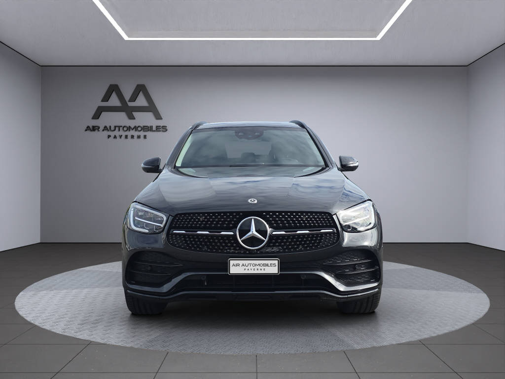 MERCEDES-BENZ GLC 200 AMG Line 4m-image-2