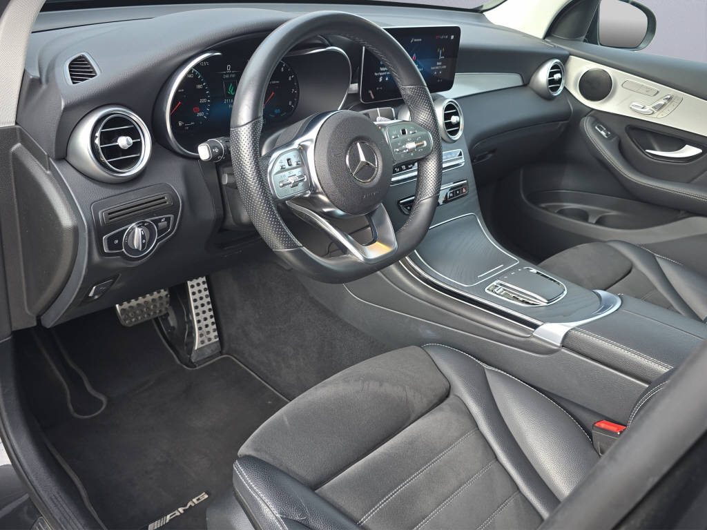 MERCEDES-BENZ GLC 200 AMG Line 4m-image-9