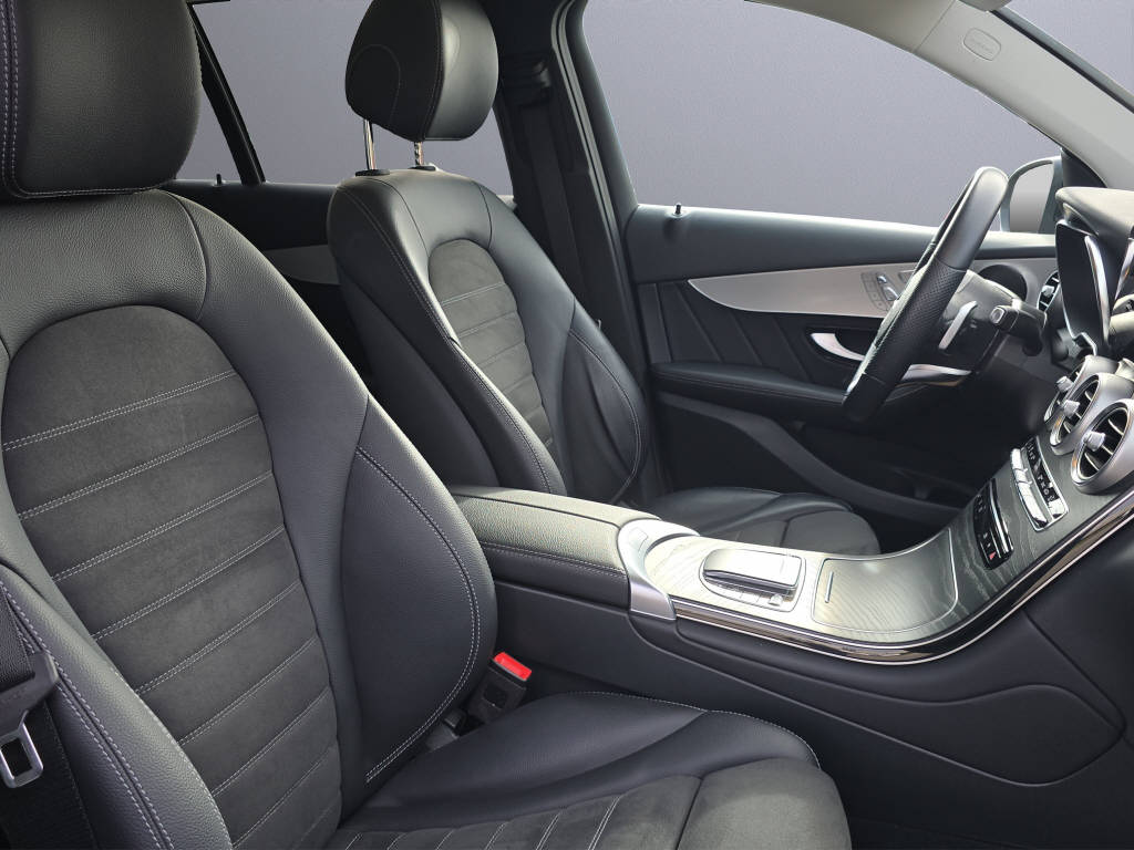 MERCEDES-BENZ GLC 200 AMG Line 4m-image-11