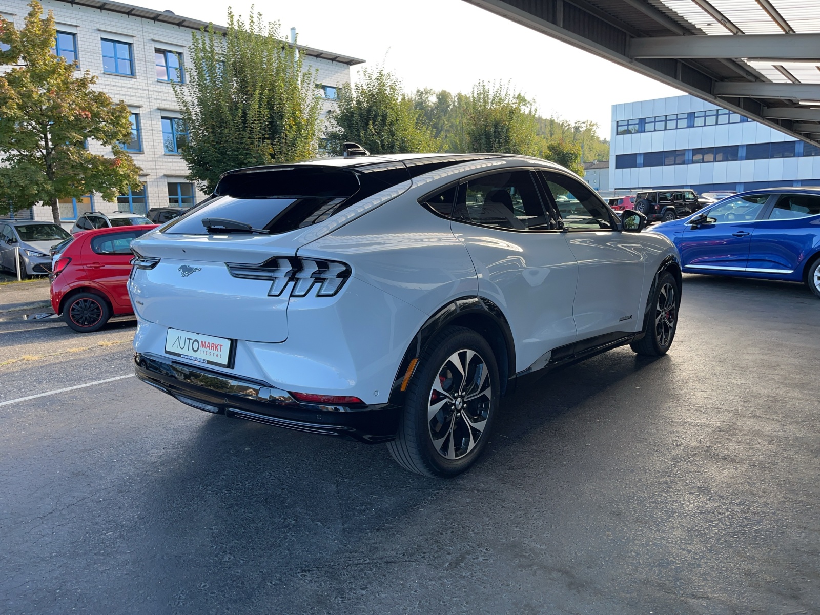FORD Mustang MACH-E AWD 91 kWh-image-4