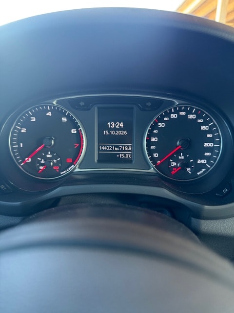 AUDI 1.0 TFSI ultra S-Tronic-image-4