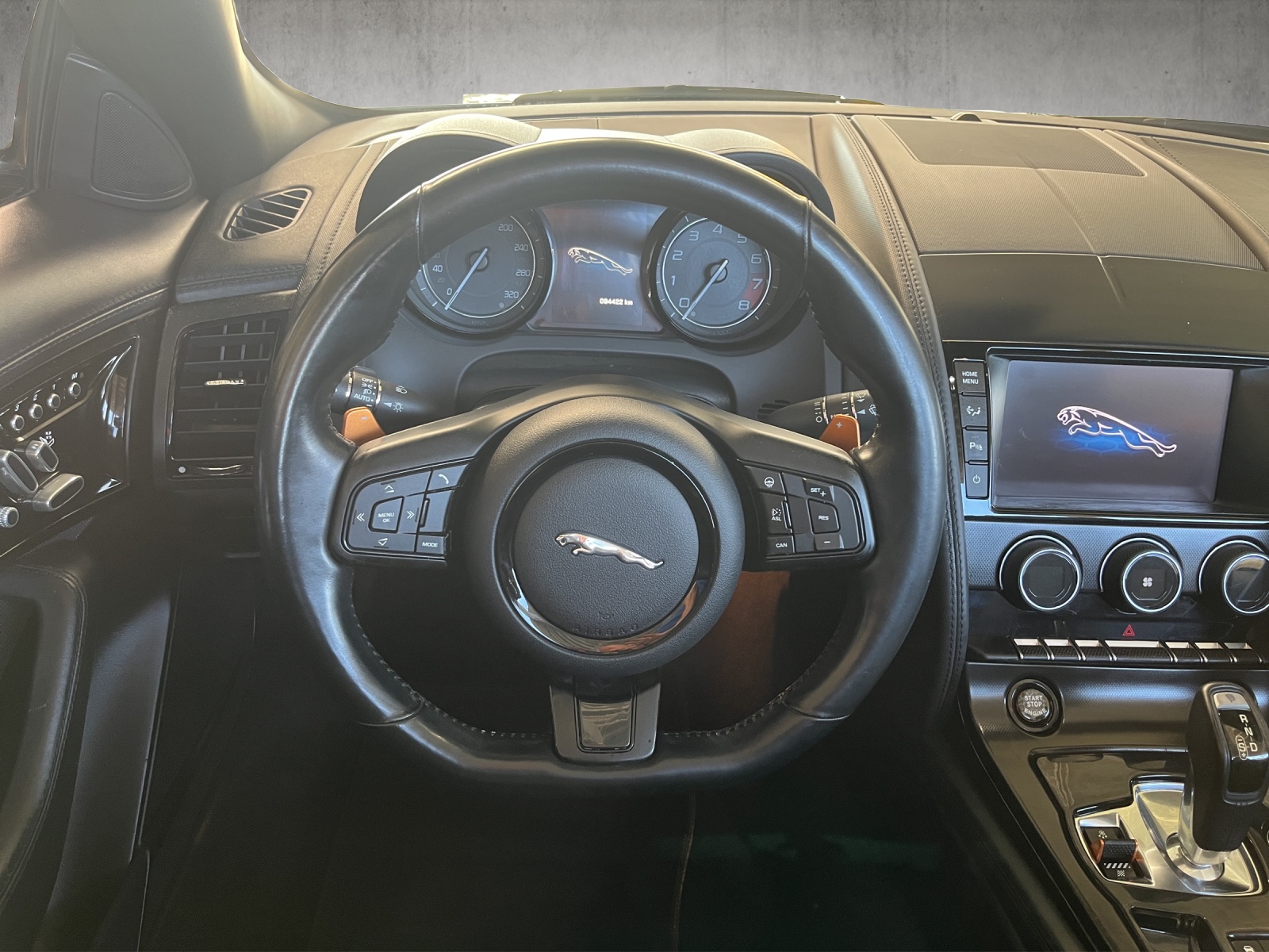 JAGUAR F-Type Convertible 5.0 V8 S-showroom-element-3