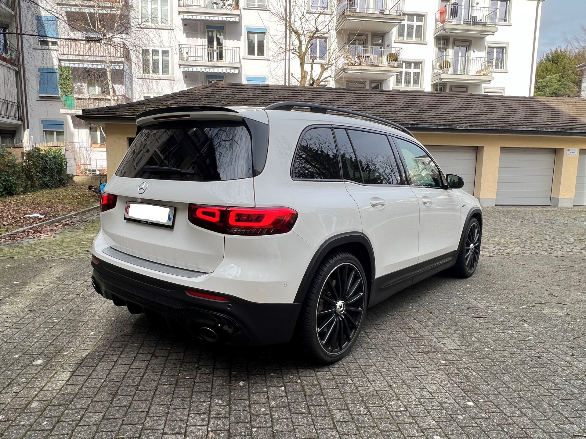 MERCEDES-BENZ GLB 35 AMG 4Matic 8G-Tronic-image-1