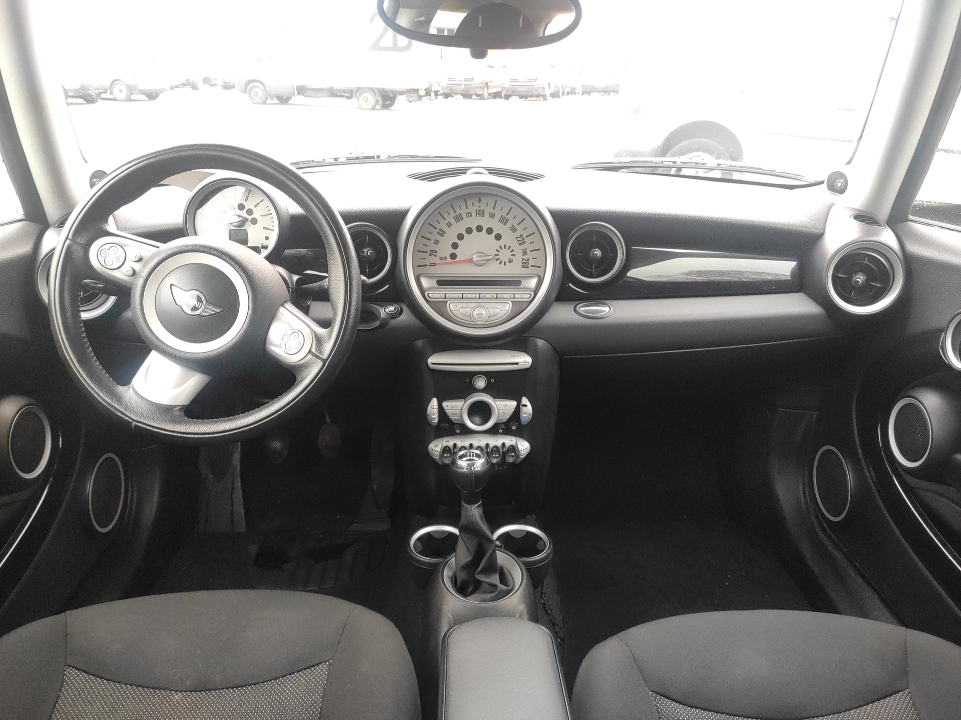 MINI Mini Cooper-image-5