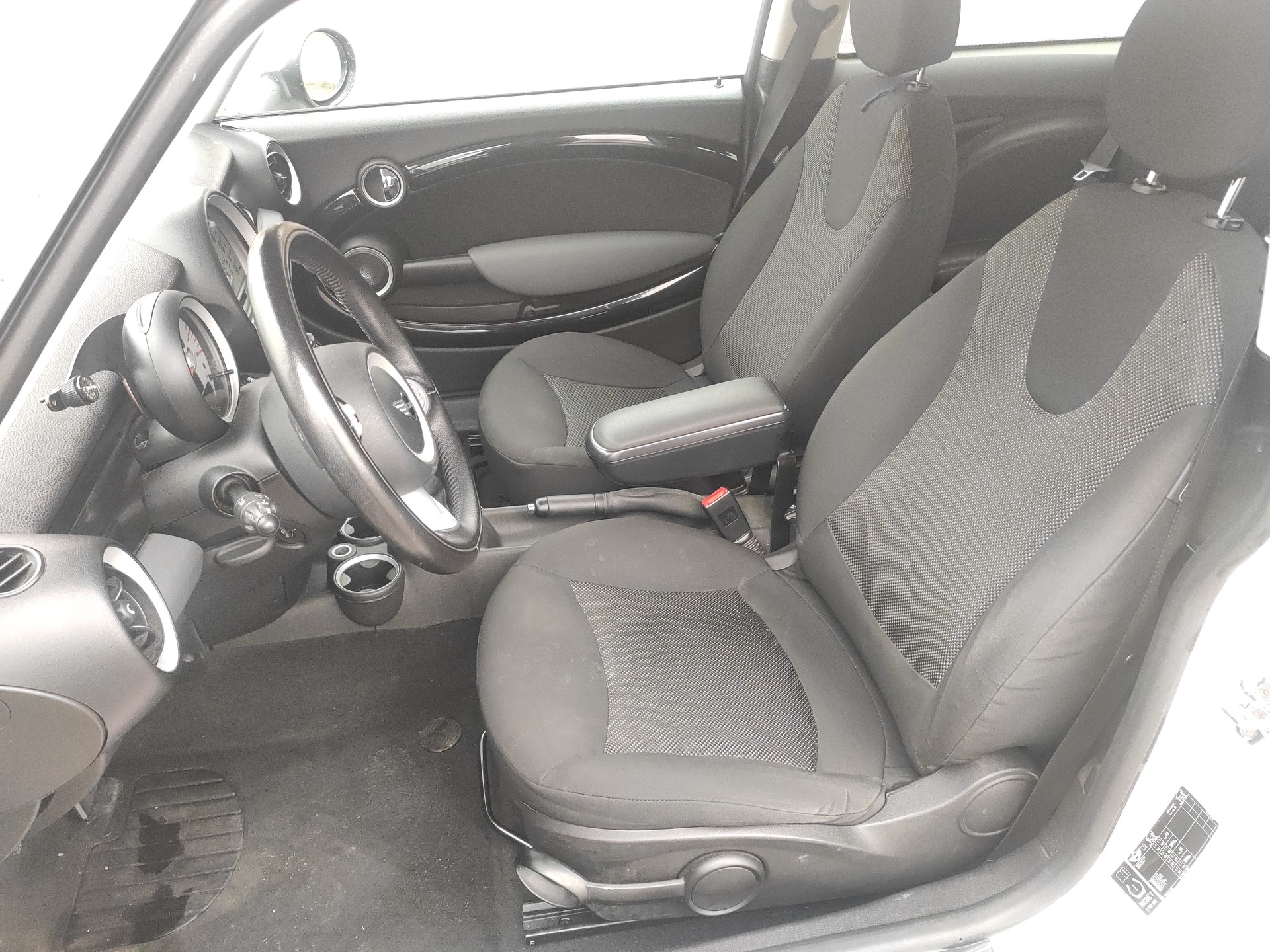 MINI Mini Cooper-image-4