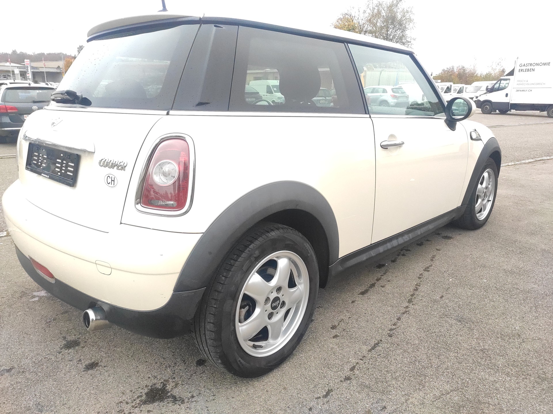 MINI Mini Cooper-image-3