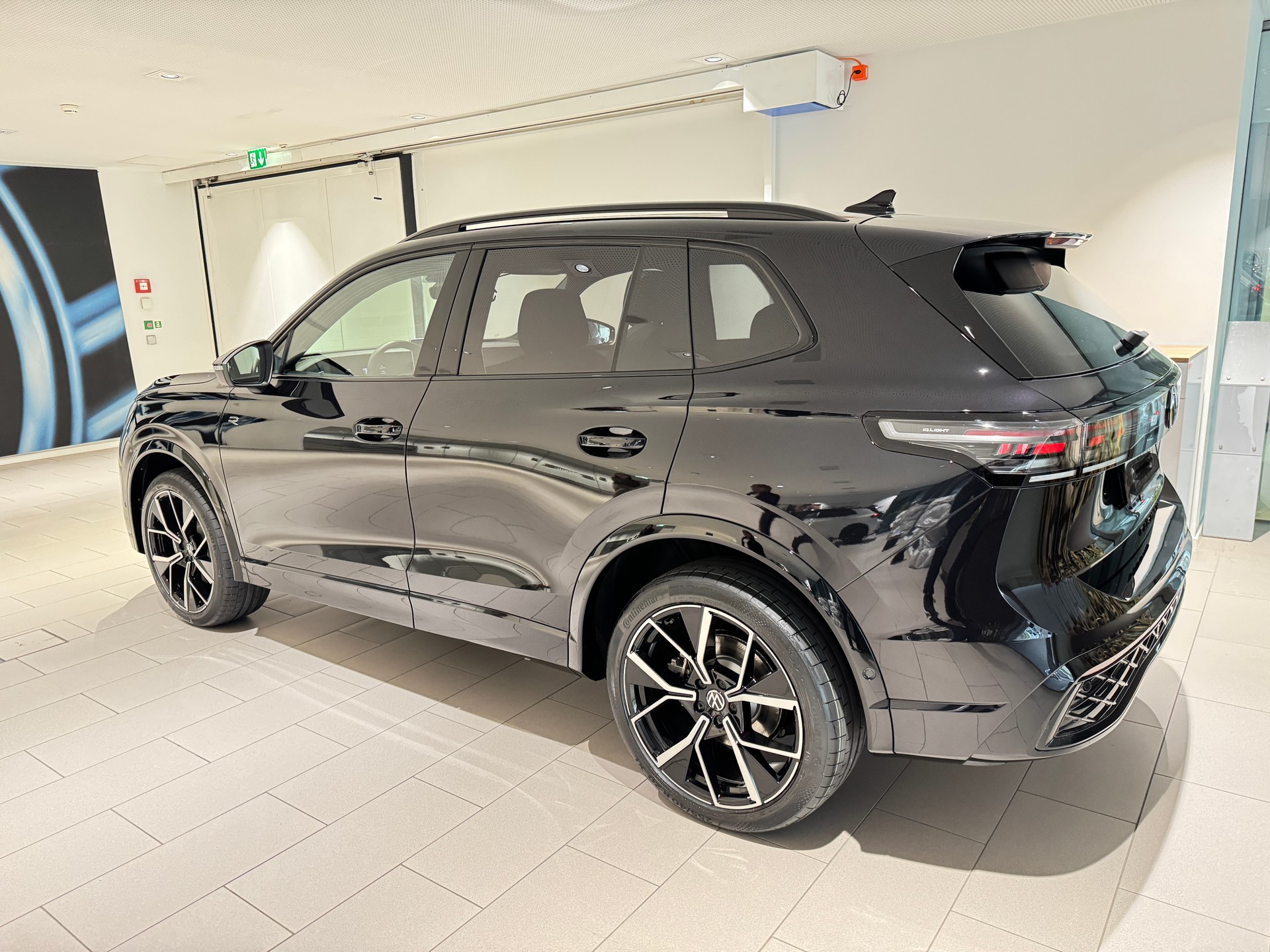 VW Tiguan 2.0 TSI United DSG 4Motion-image-1