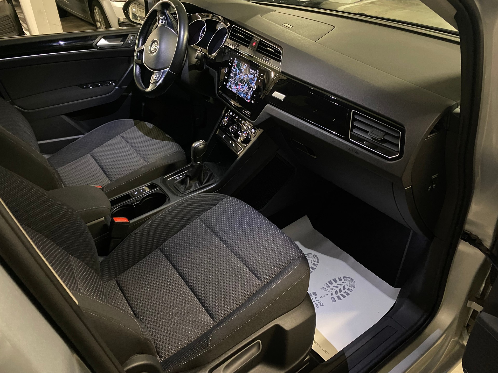 VW Touran 1.6 TDI BlueMotion Technology Comfortline DSG-image-8