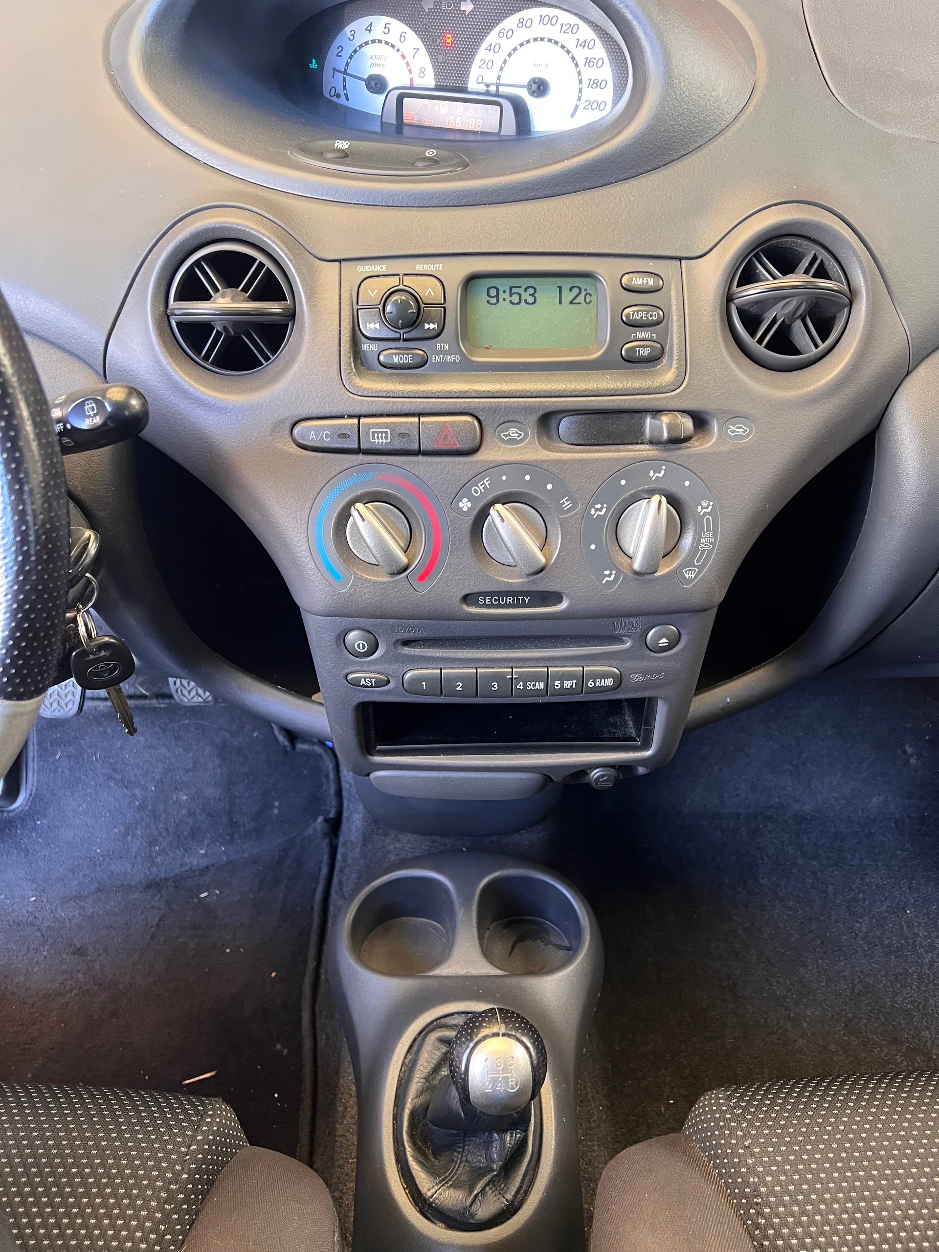 TOYOTA Yaris 1.5 TS-image-5