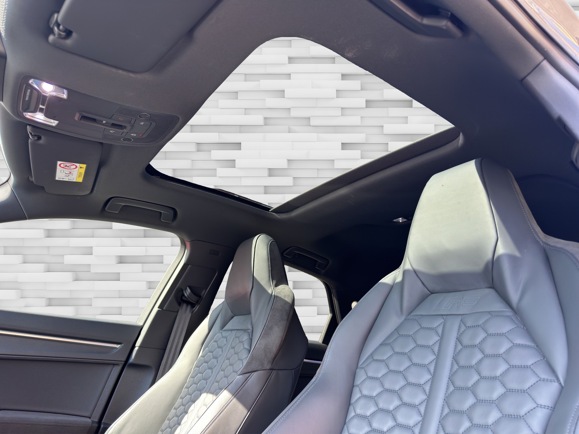 AUDI RS Q3 Sportback quattro S tronic-image-8