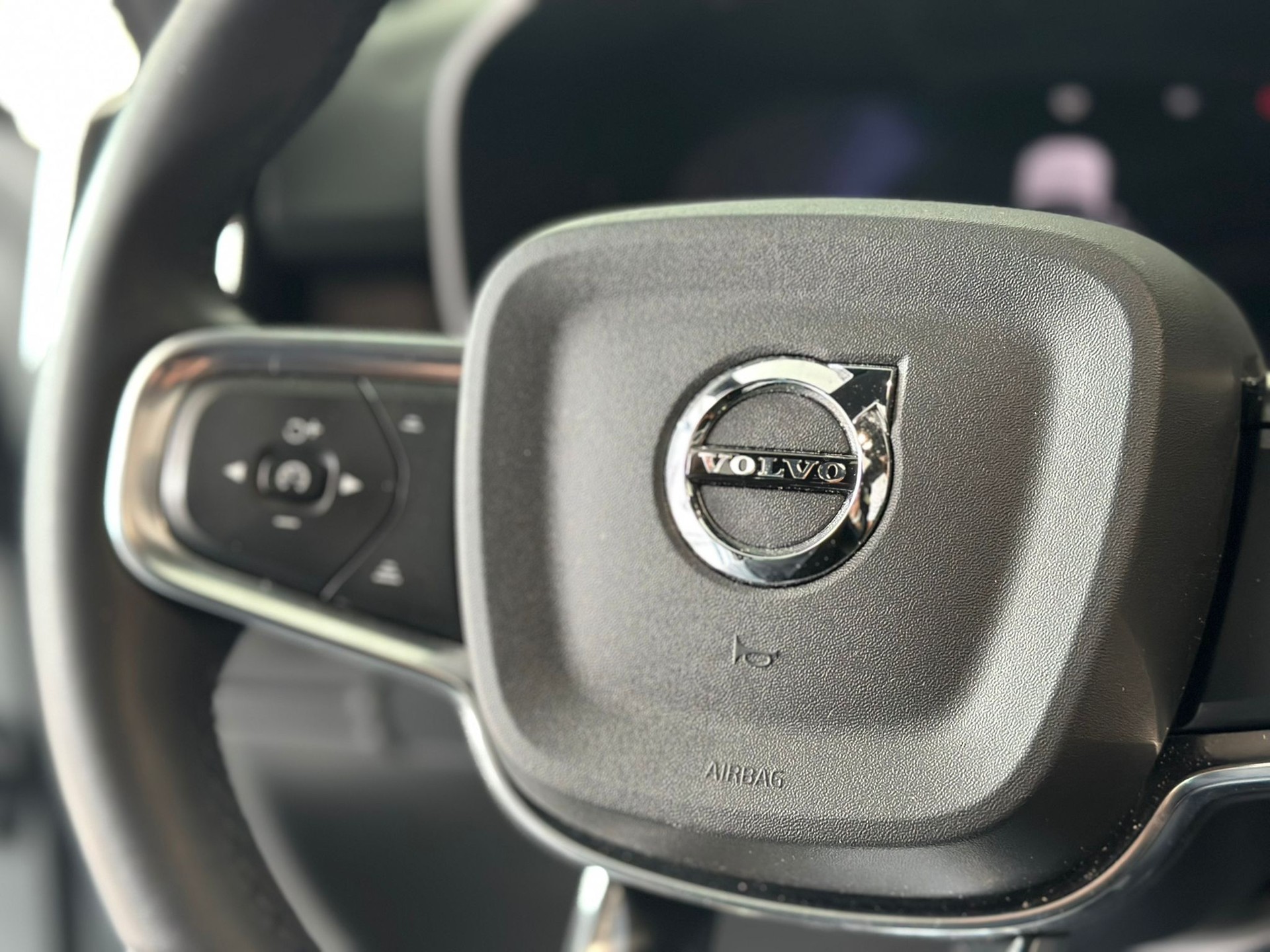 VOLVO XC40 Recharge P8 Twin AWD Pure Electric Plus-image-13