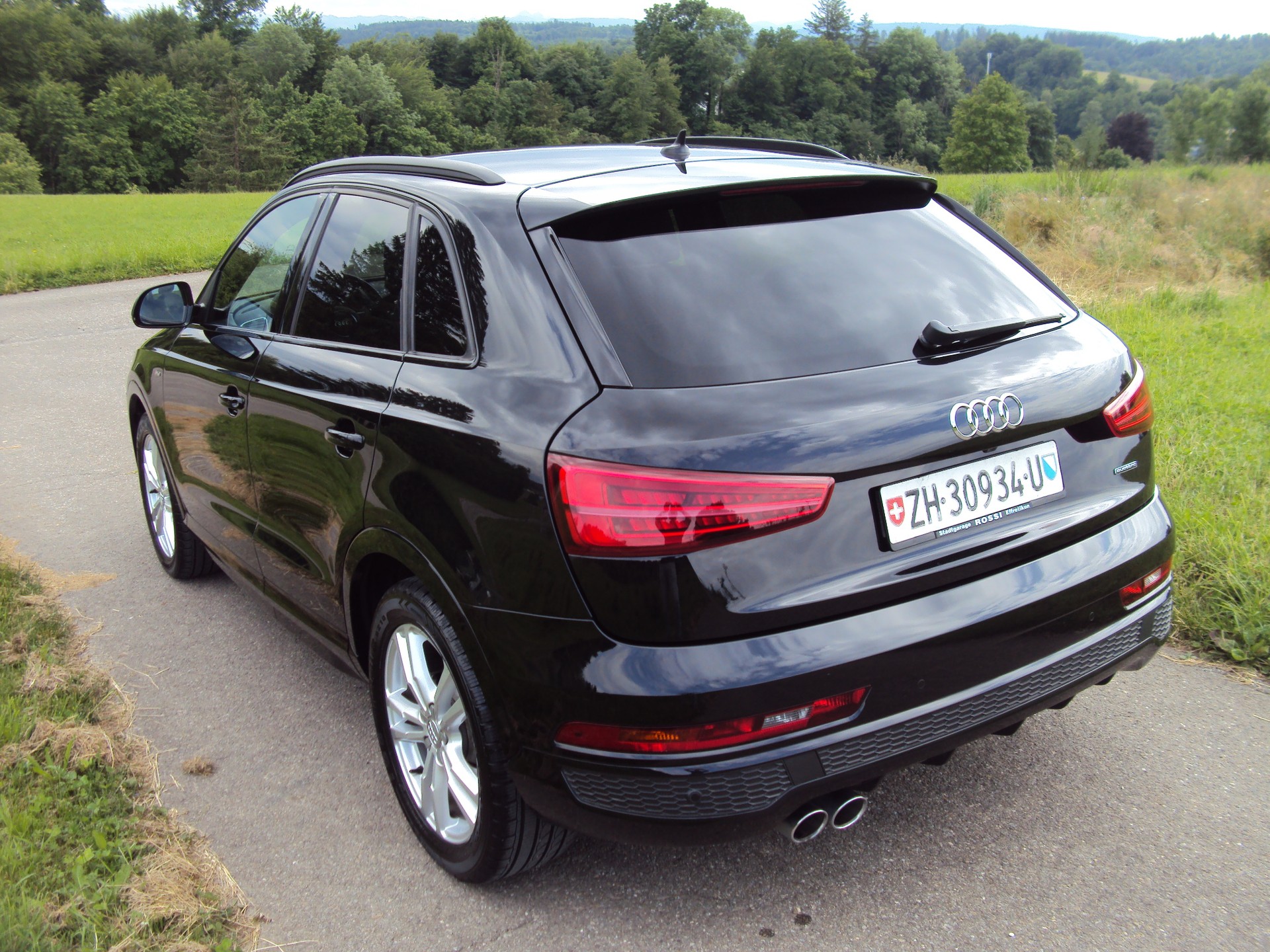 AUDI Q3 2.0 TDI sport quattro S-tronic S-Line-image-4