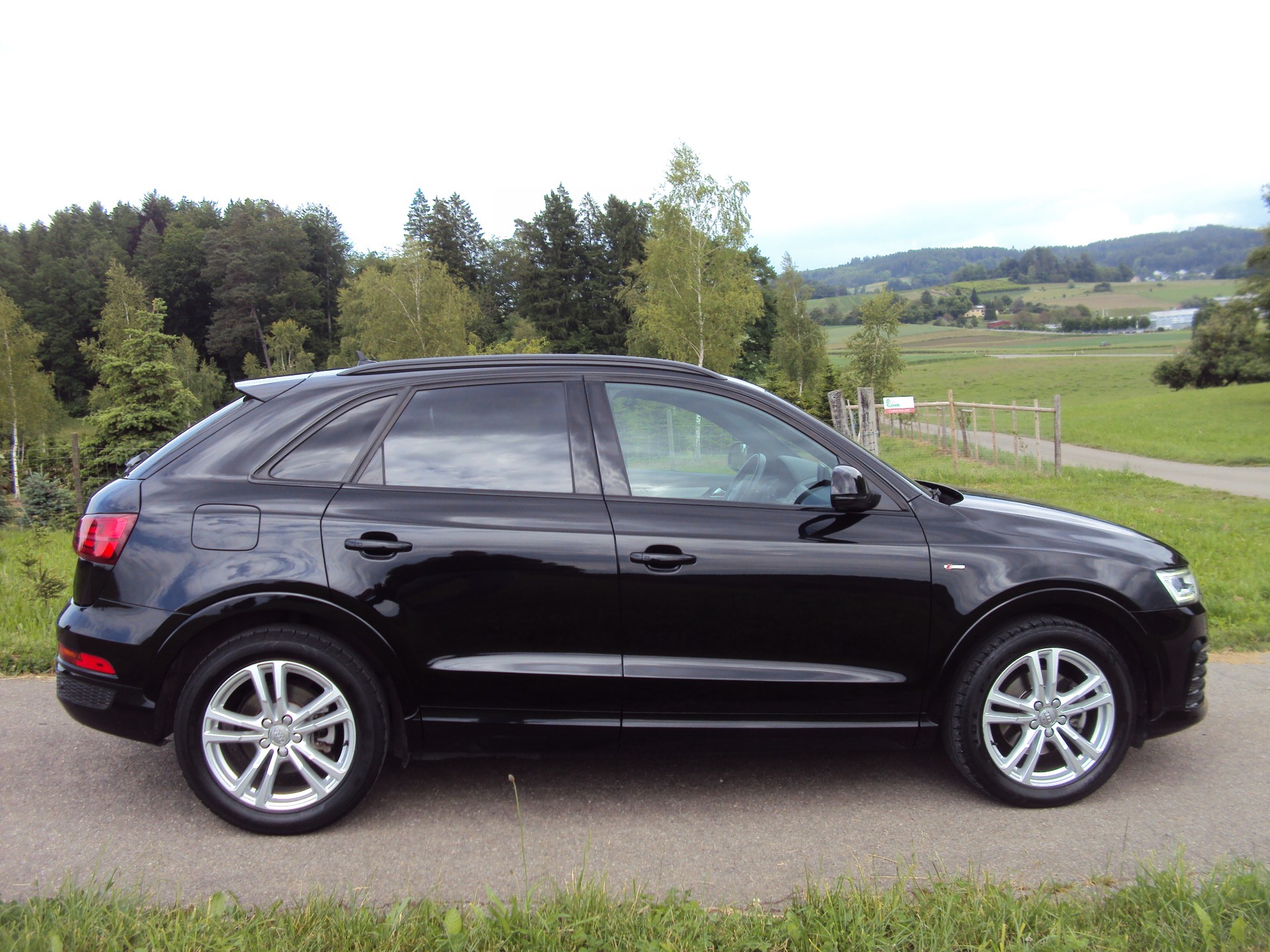 AUDI Q3 2.0 TDI sport quattro S-tronic S-Line-image-7