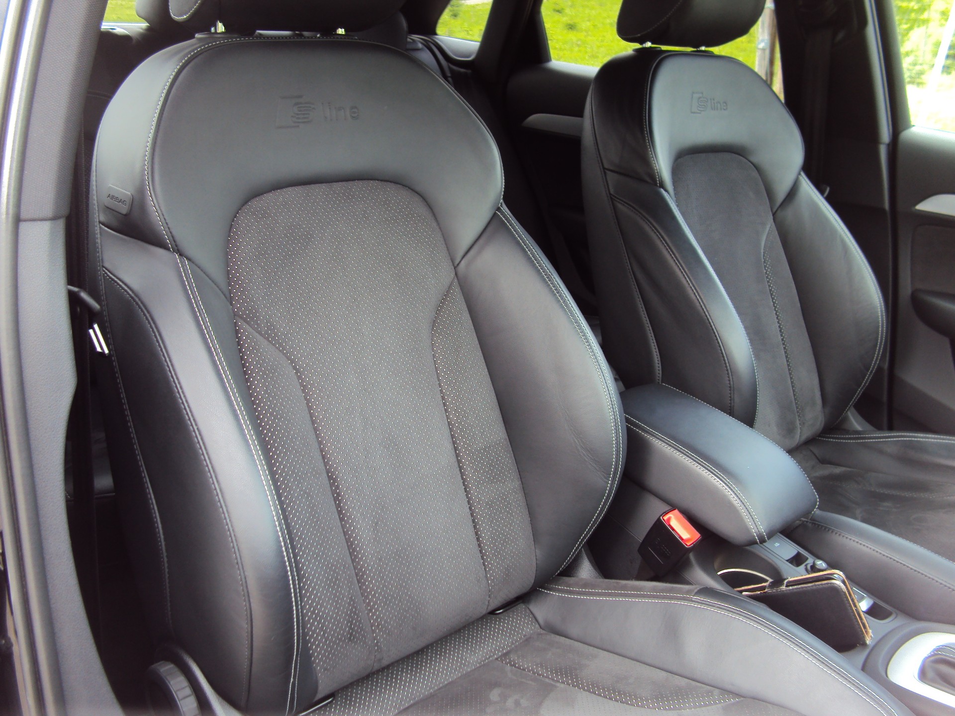 AUDI Q3 2.0 TDI sport quattro S-tronic S-Line-image-14