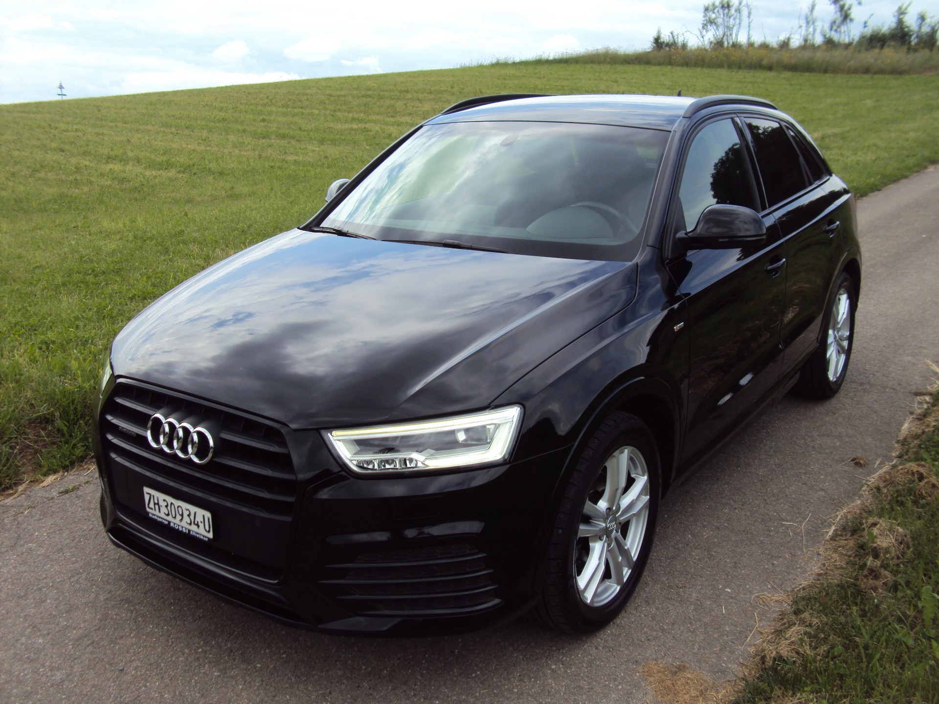AUDI Q3 2.0 TDI sport quattro S-tronic S-Line-image-0