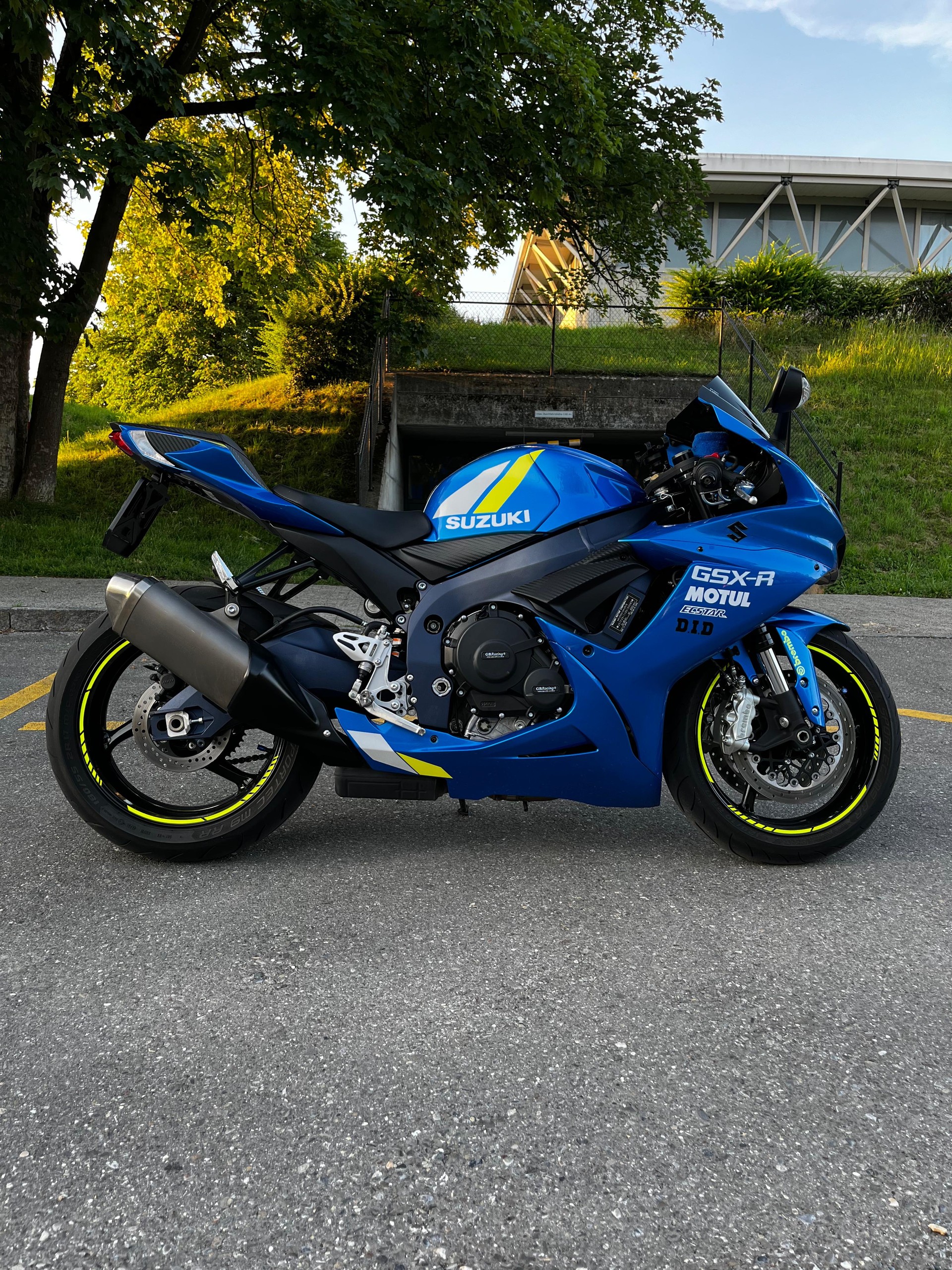 SUZUKI GSX-R 600 L0