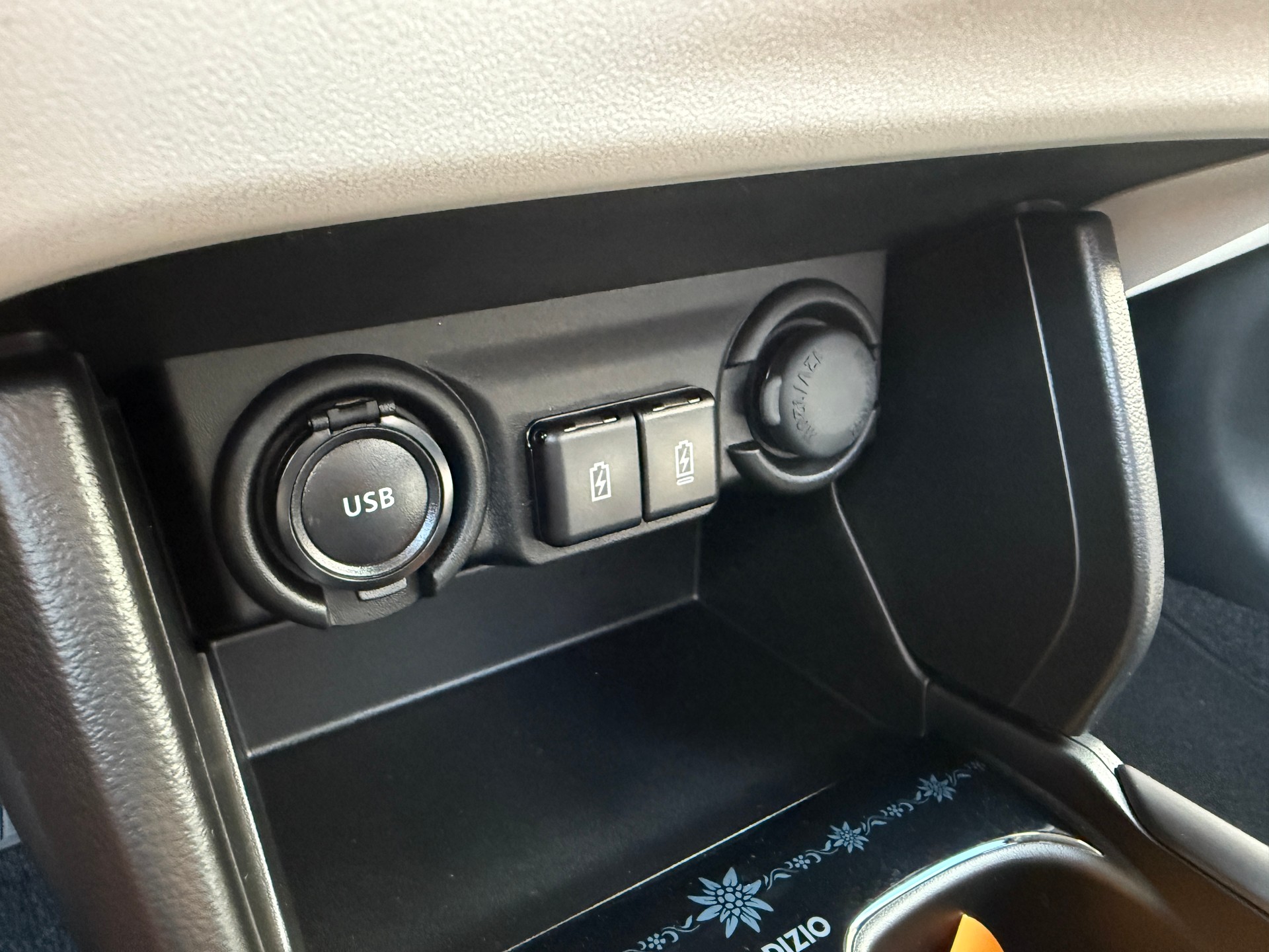 SUZUKI Swift 1.2 Tradizio Top Hybrid CVT-image-14