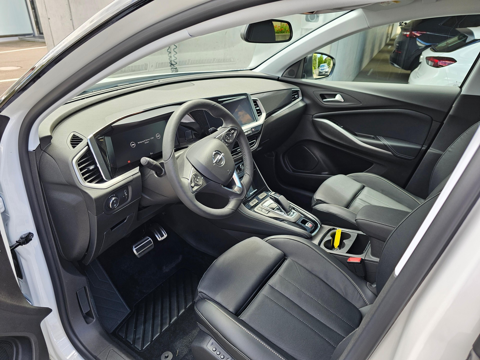 OPEL Grandland 1.6 T PHEV Elegance-image-9