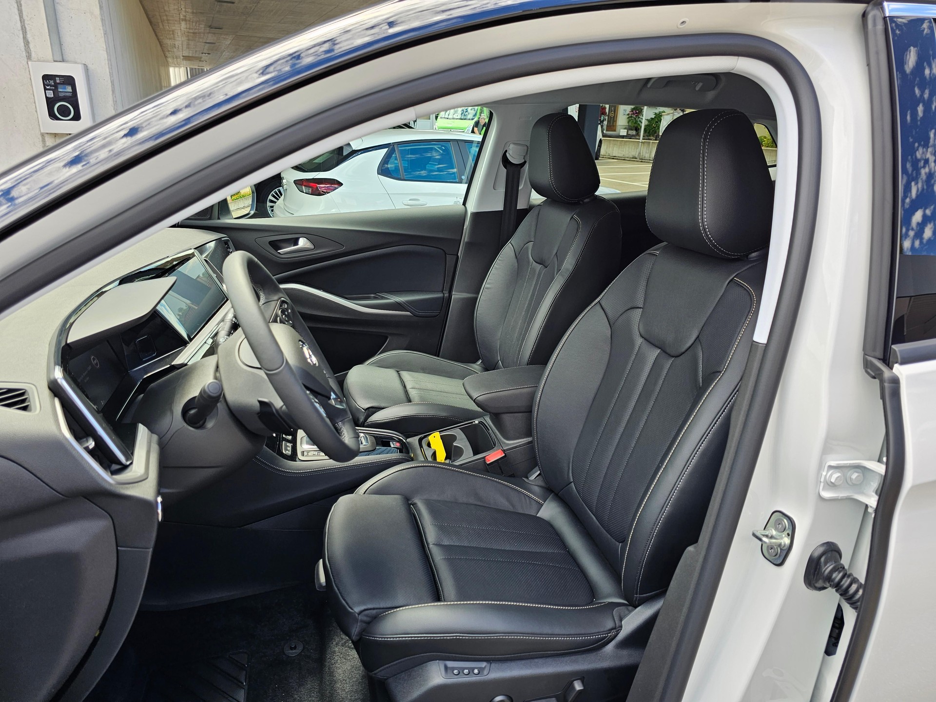 OPEL Grandland 1.6 T PHEV Elegance-image-8