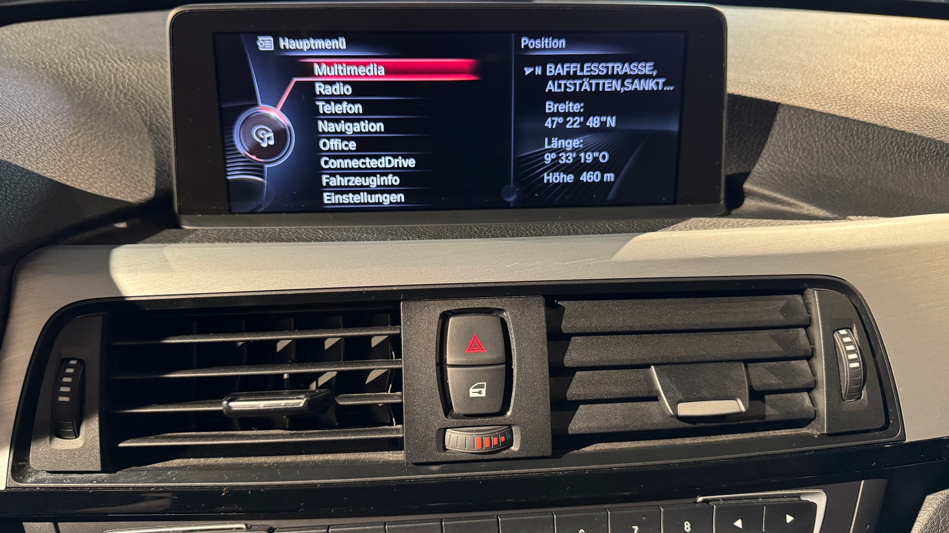 BMW 330d xDrive Touring Sport Line Steptronic-image-10