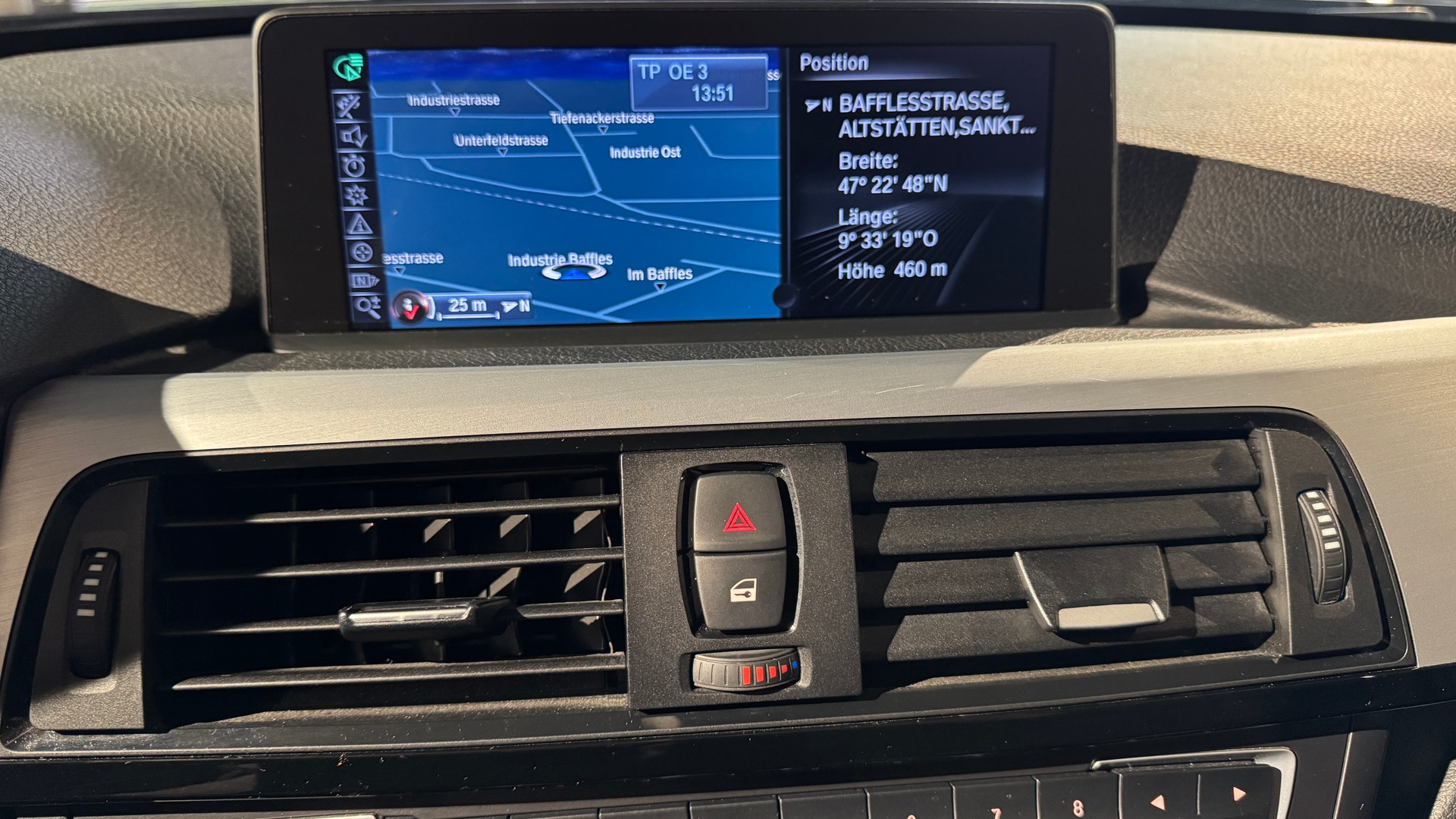 BMW 330d xDrive Touring Sport Line Steptronic-image-9