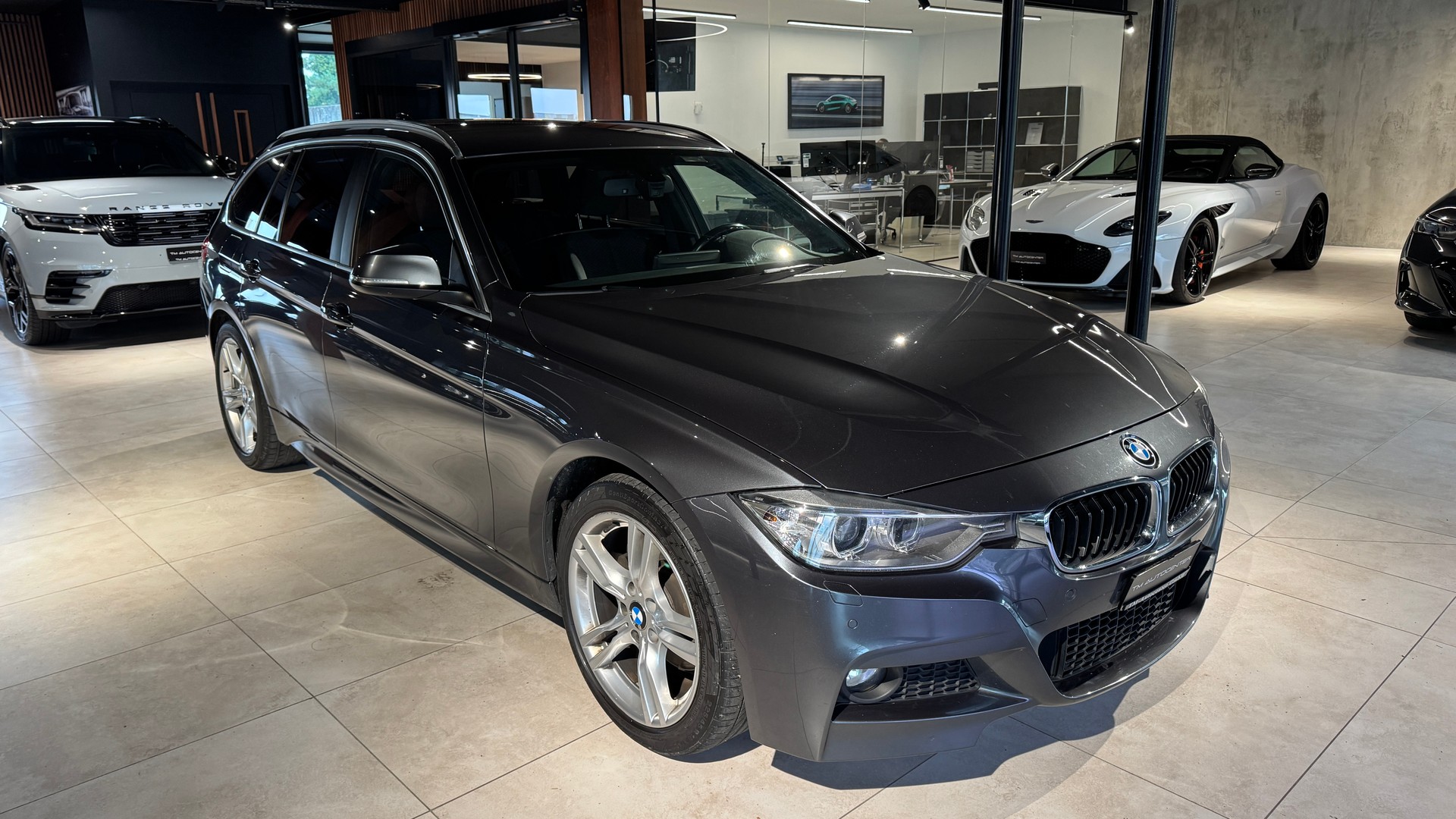 BMW 330d xDrive Touring Sport Line Steptronic-image-1