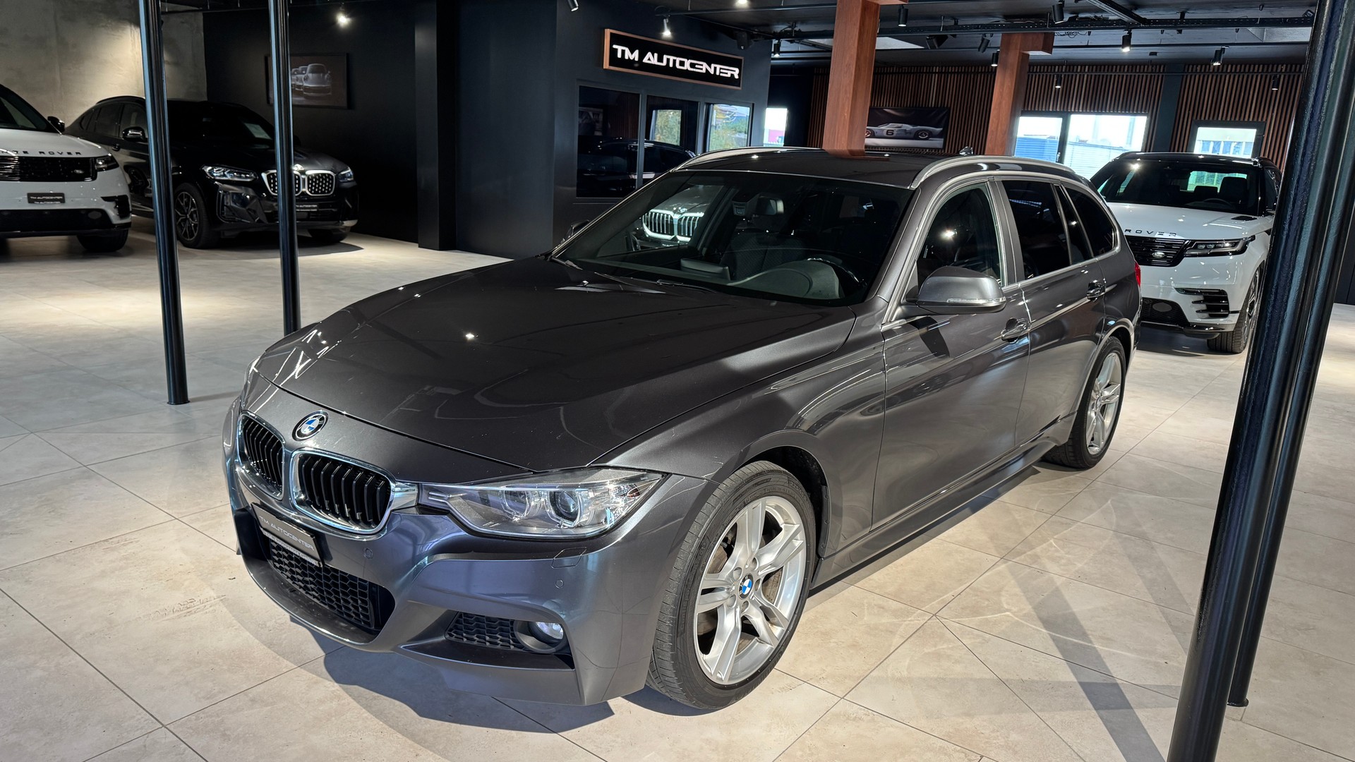 BMW 330d xDrive Touring Sport Line Steptronic-image-0