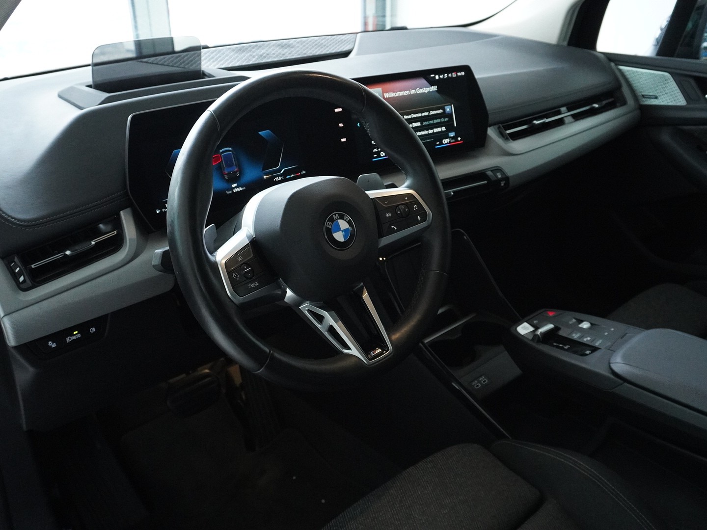 BMW 218d Active Tourer DKG M Sport-showroom-element-2