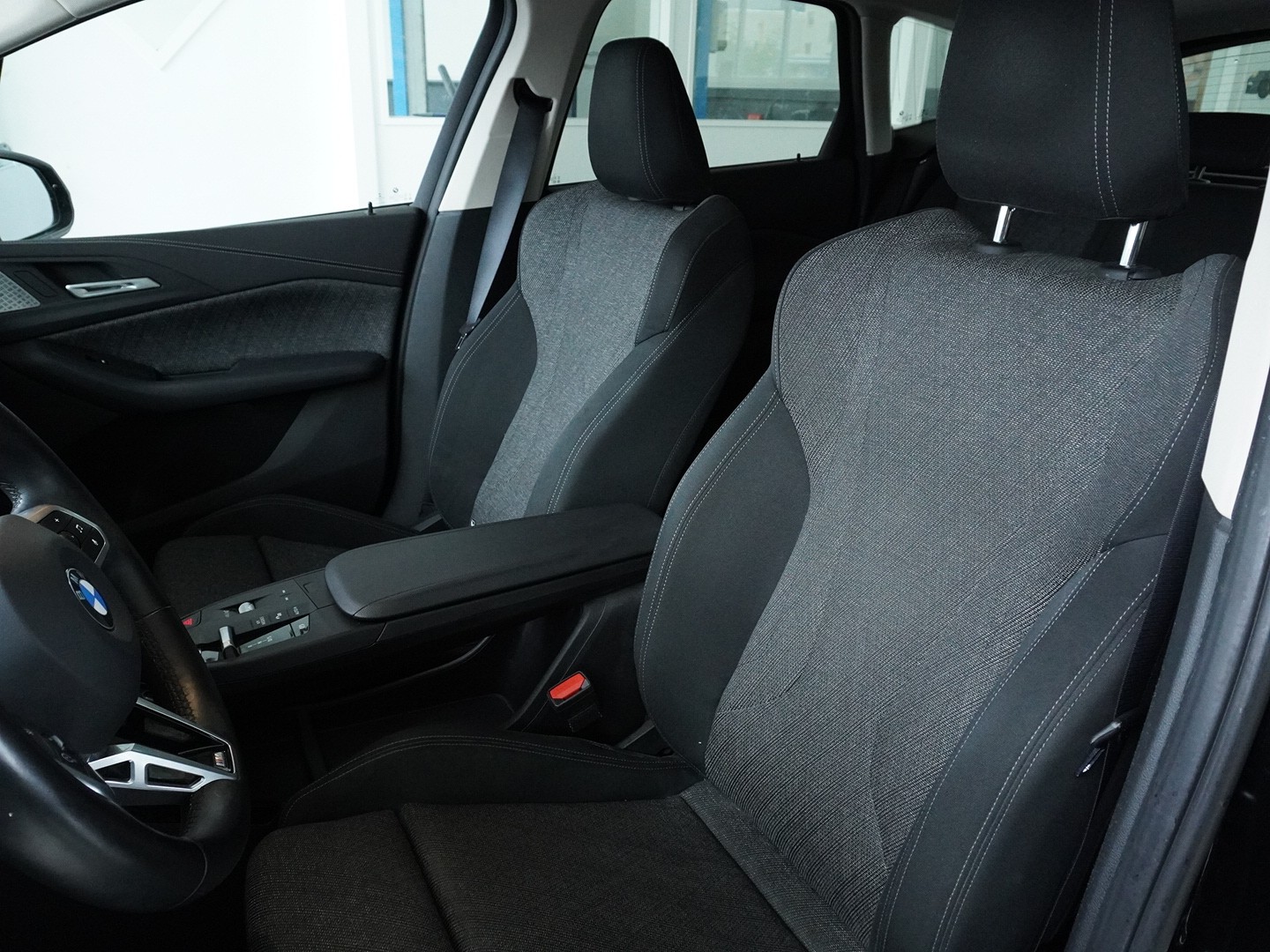 BMW 218d Active Tourer DKG M Sport-image-5