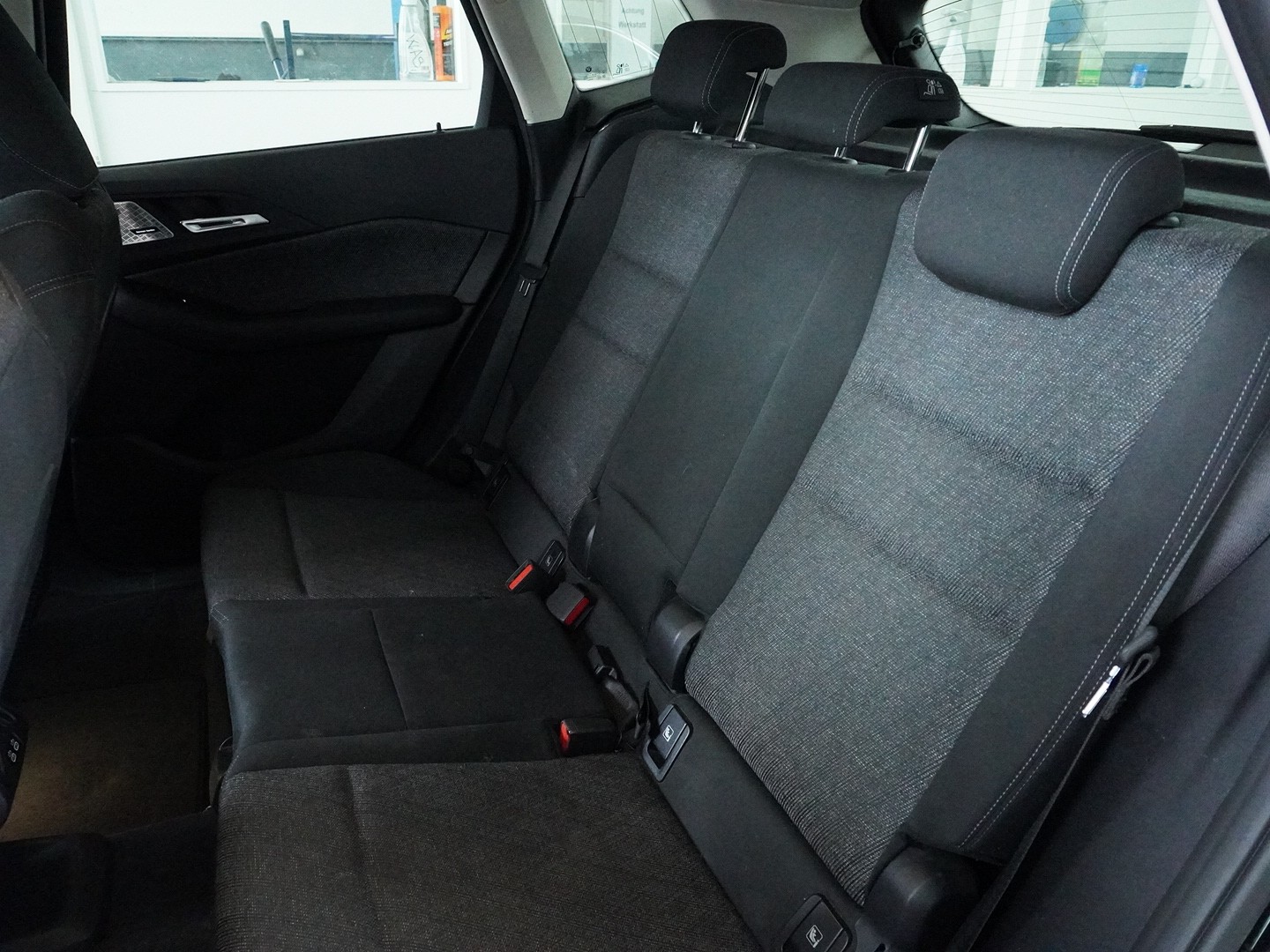 BMW 218d Active Tourer DKG M Sport-image-6