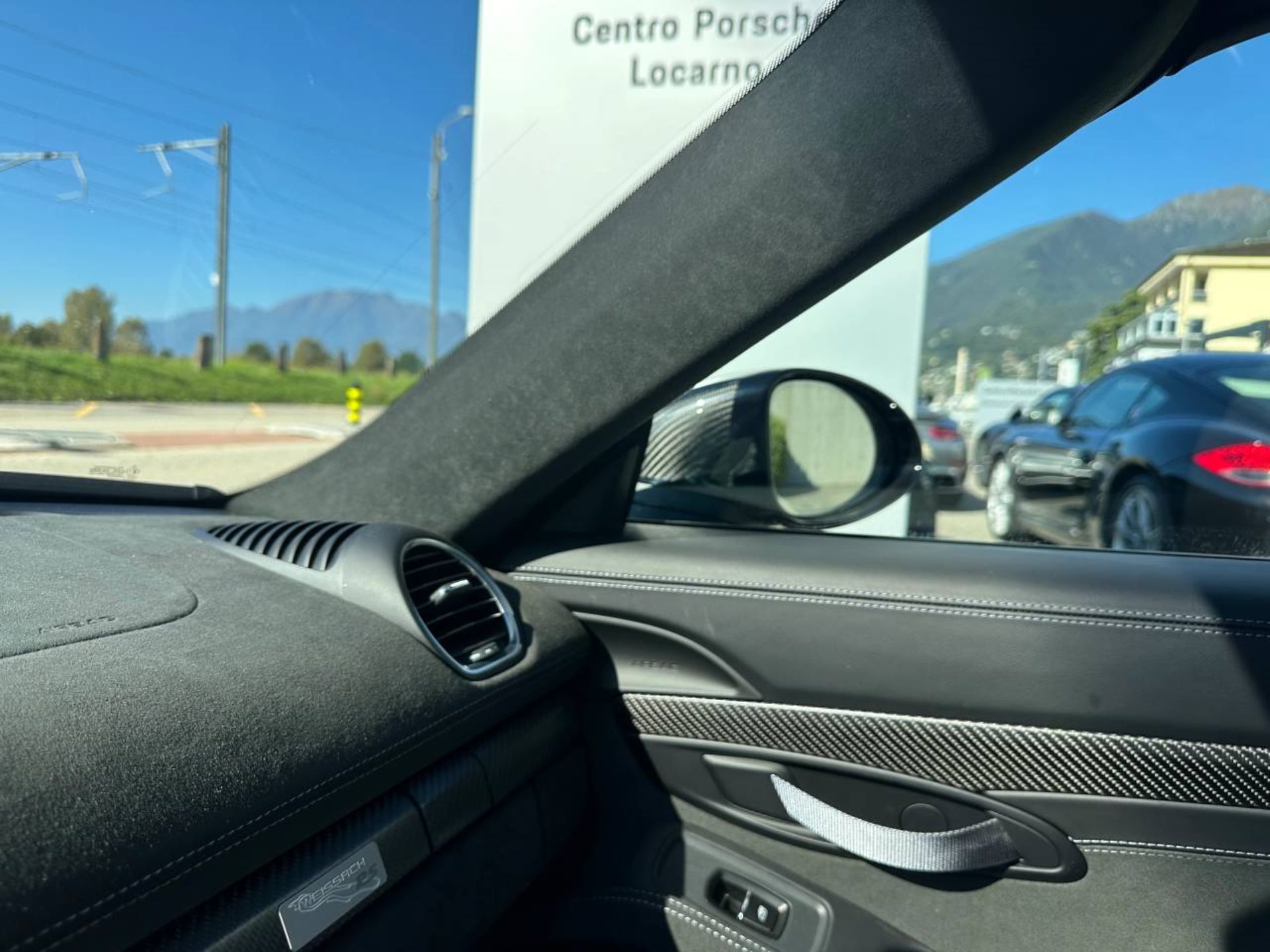 PORSCHE 718 Spyder RS (MY24)-image-24