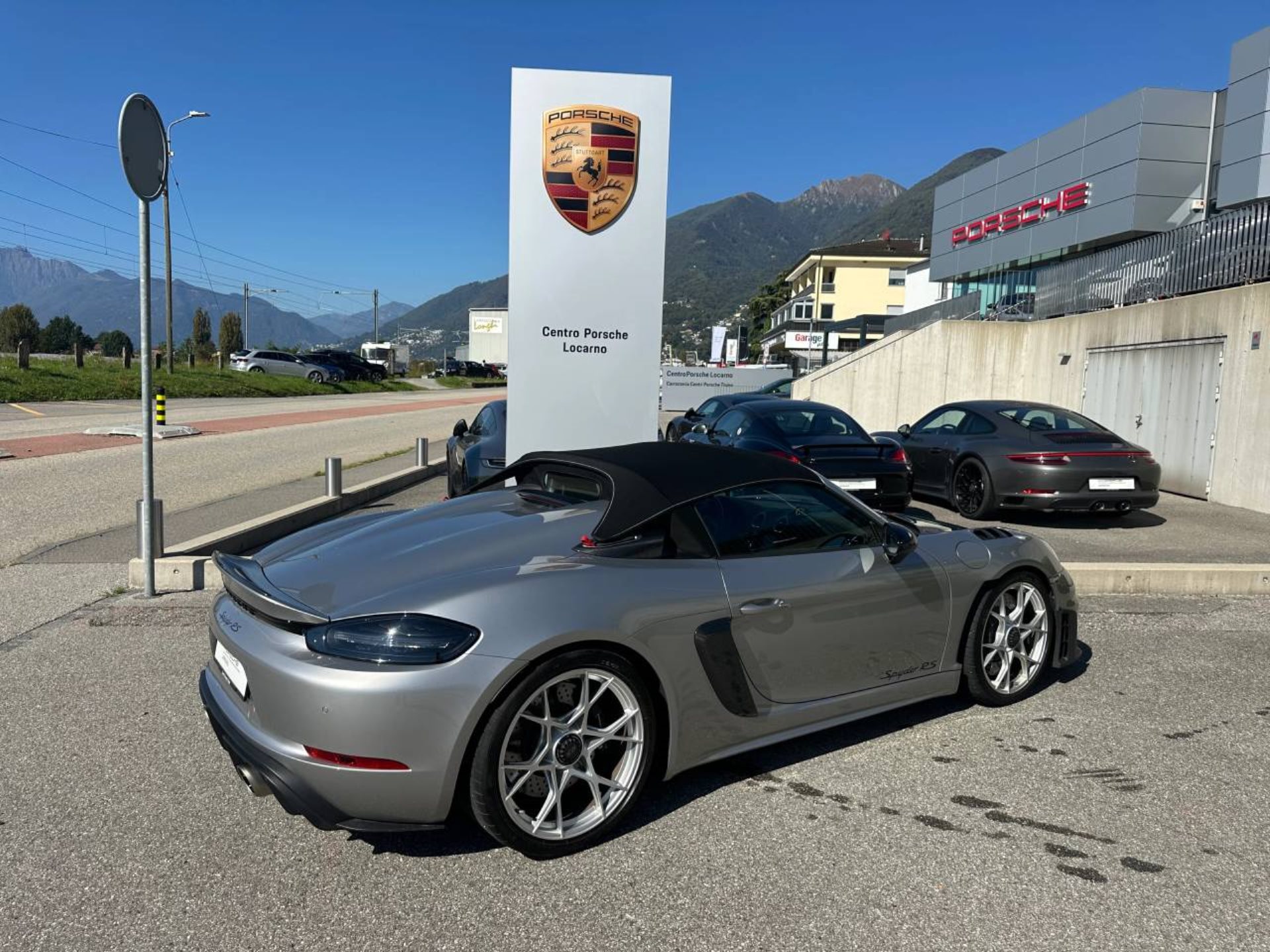 PORSCHE 718 Spyder RS (MY24)-image-6