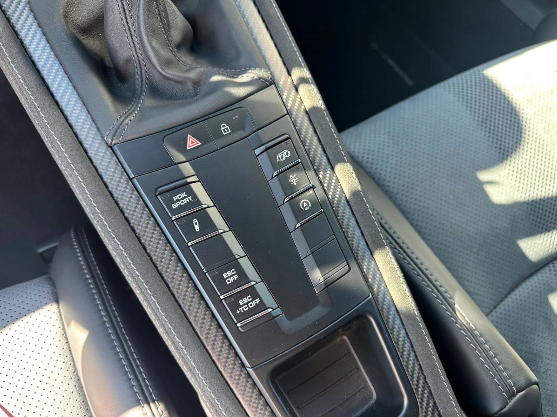 PORSCHE 718 Spyder RS (MY24)-image-19