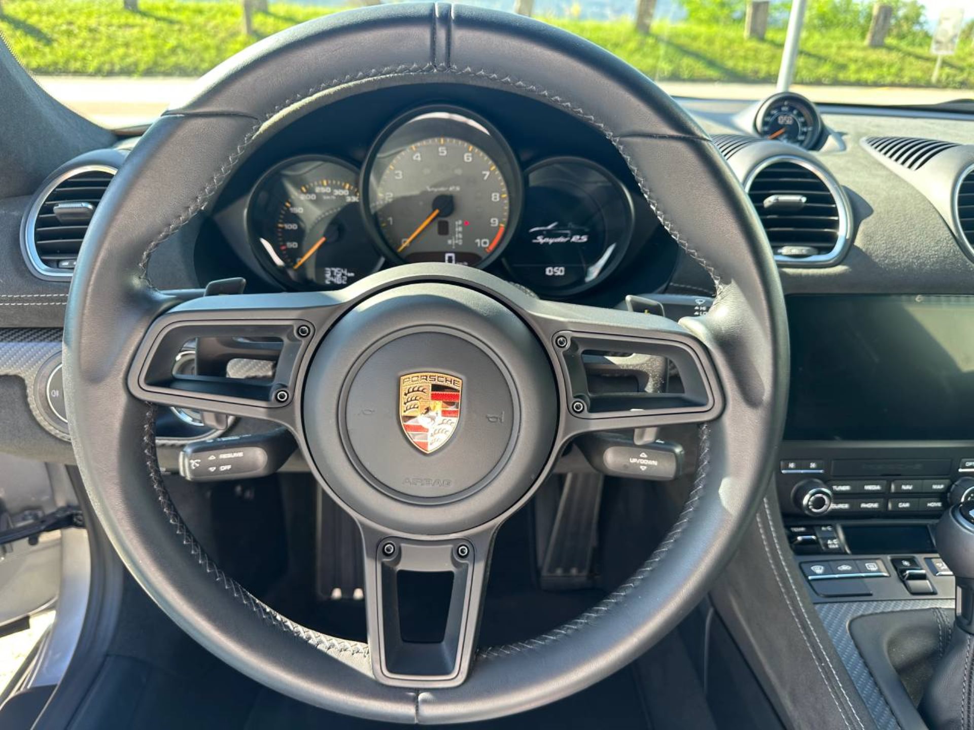 PORSCHE 718 Spyder RS (MY24)-image-14