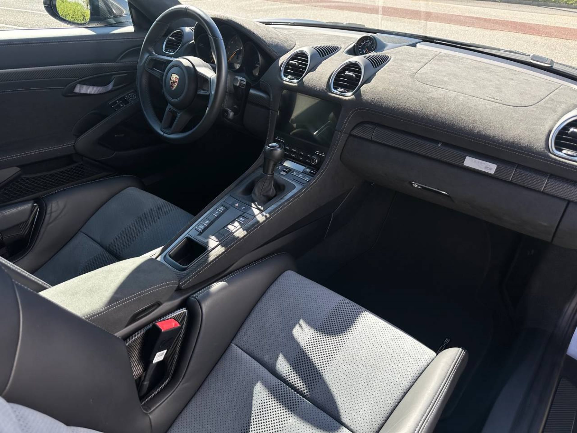 PORSCHE 718 Spyder RS (MY24)-image-16