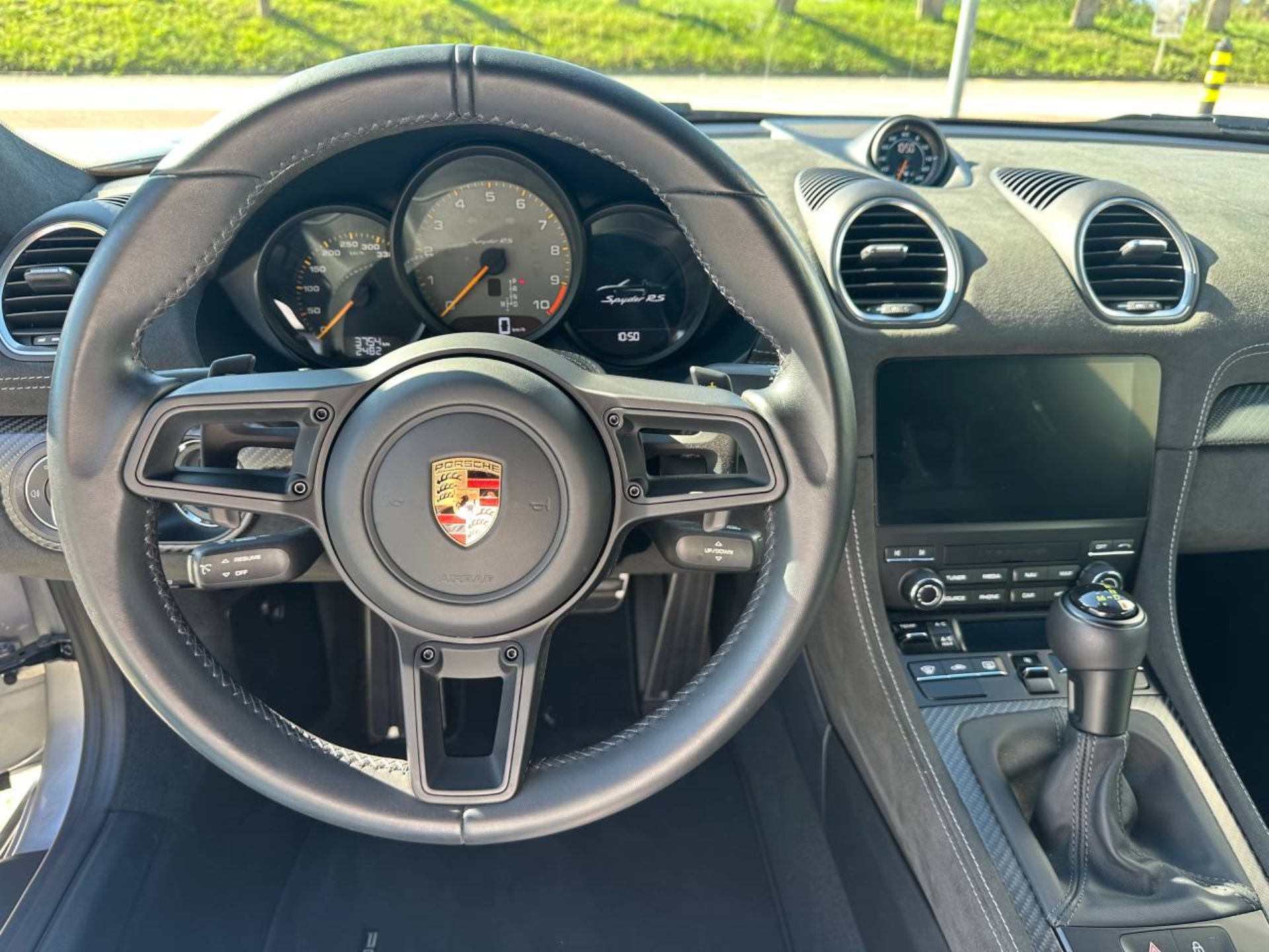 PORSCHE 718 Spyder RS (MY24)-image-13