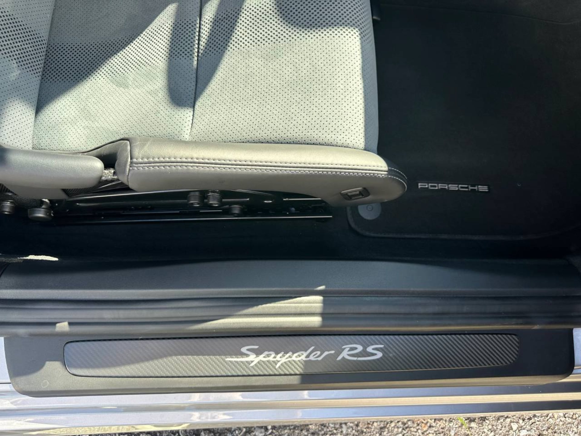 PORSCHE 718 Spyder RS (MY24)-image-25