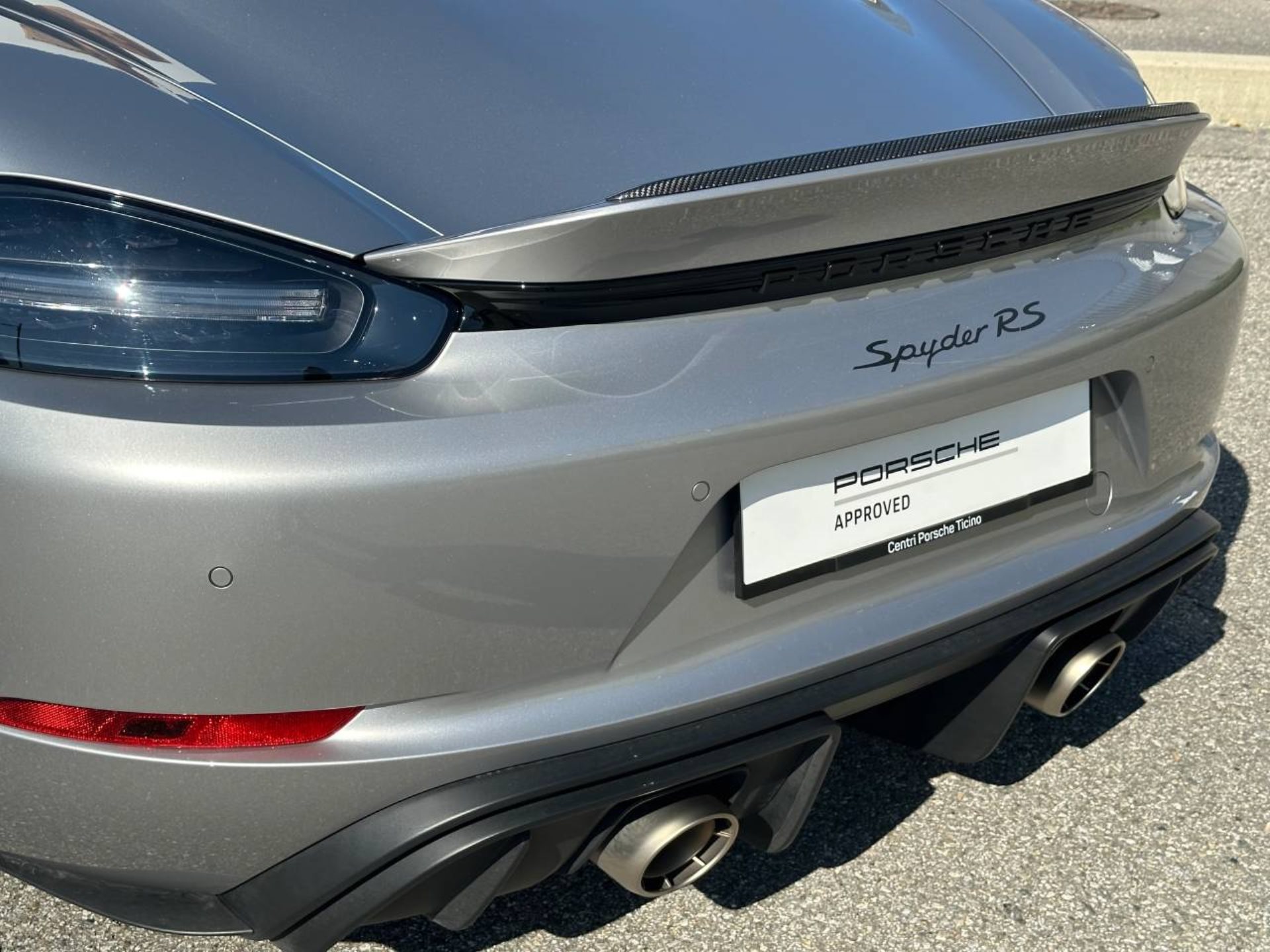 PORSCHE 718 Spyder RS (MY24)-image-12