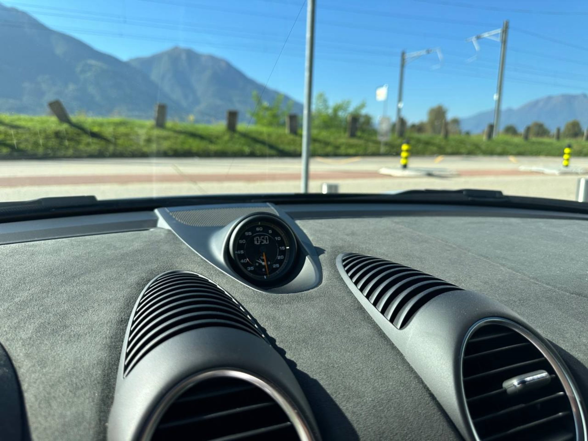 PORSCHE 718 Spyder RS (MY24)-image-26